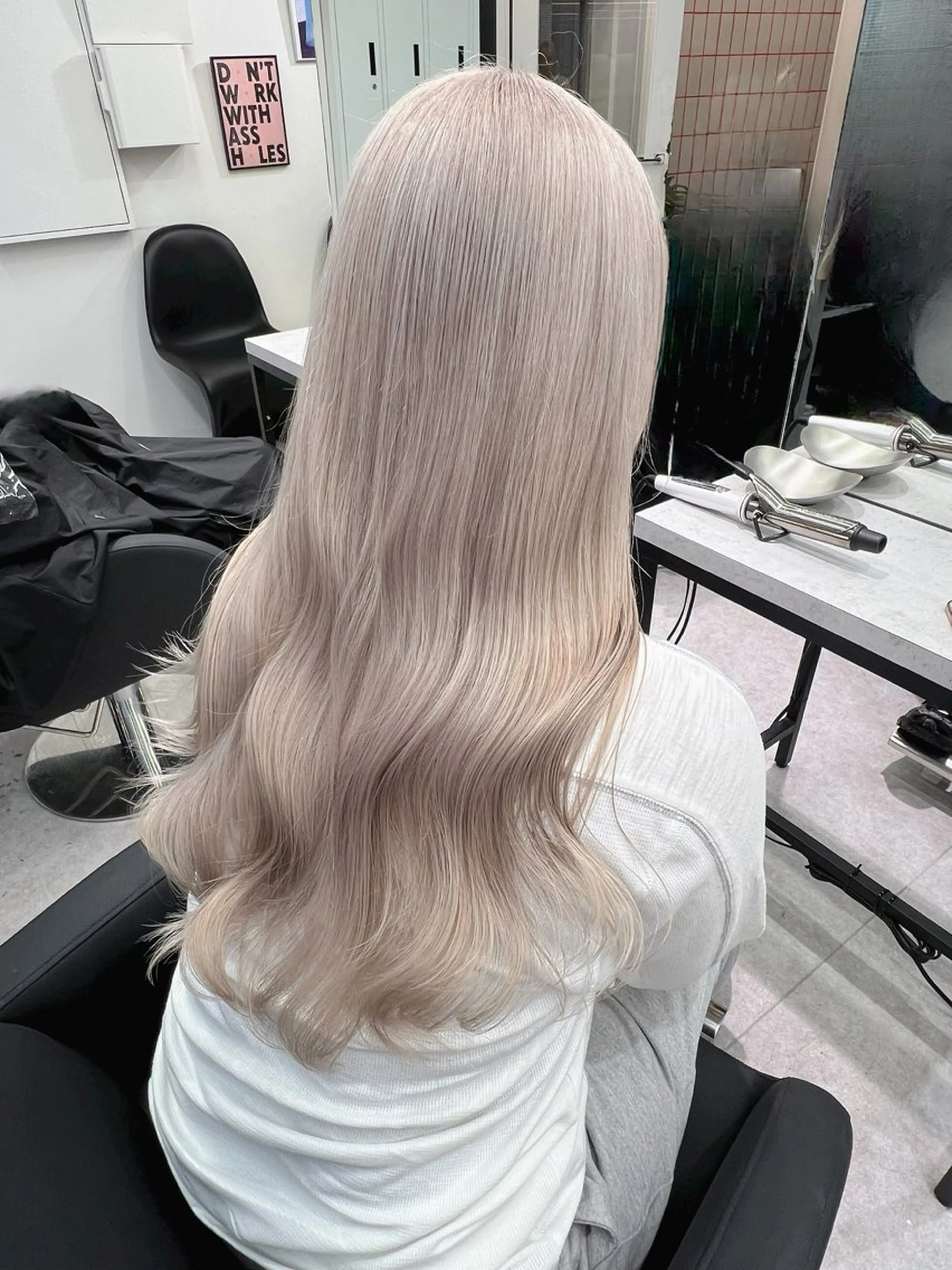 ロング カラー アッシュ ベージュカラー ブリーチ ブロンド ブロンドベージュ PELE所属・🐹メンズカット ‼️✊🏻yuiのヘアスタイル
