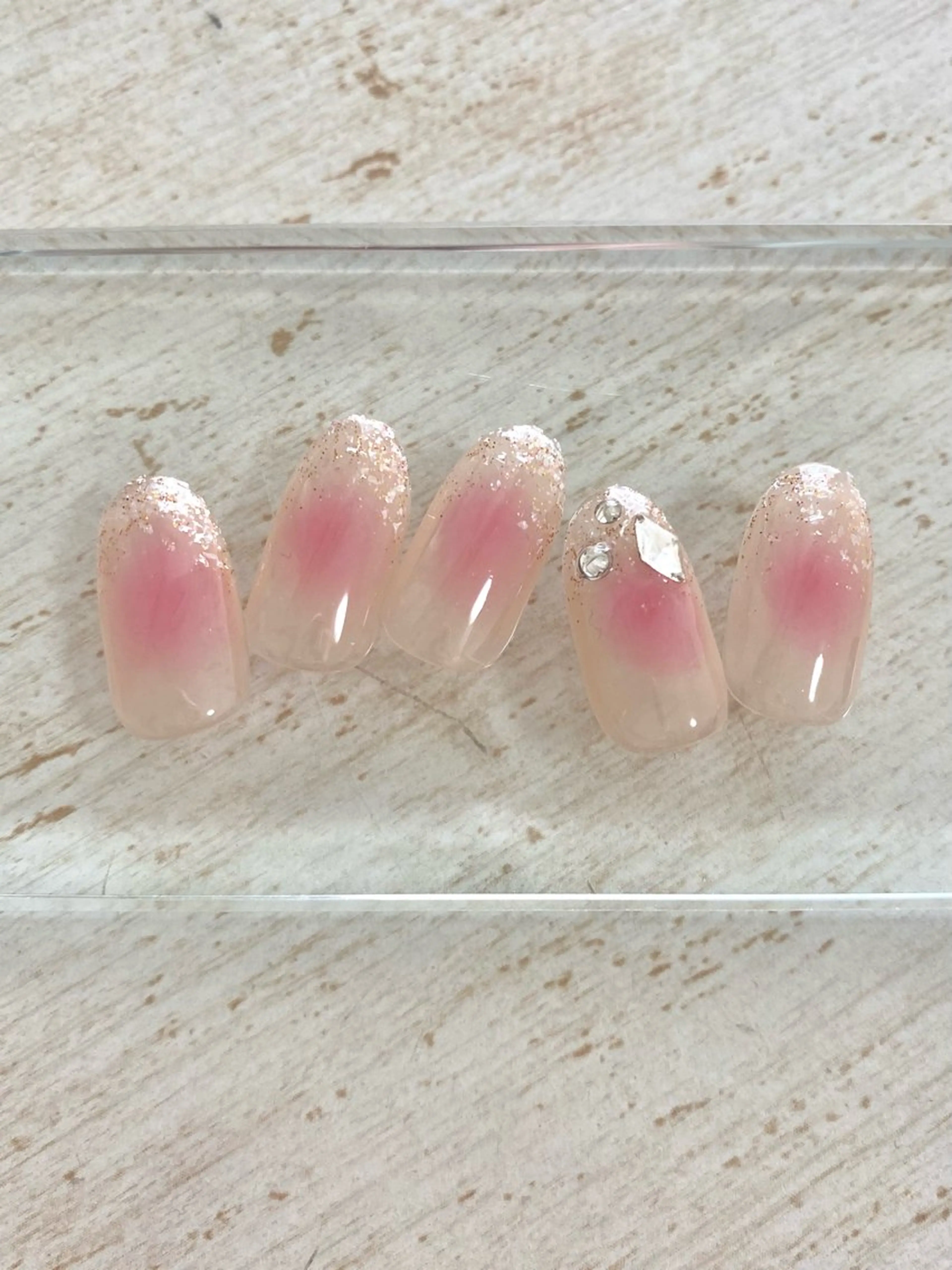 ネイル チークネイル ピンク ピンクベージュ ハンドネイル Aoi💅🏻 表参道のネイルデザイン