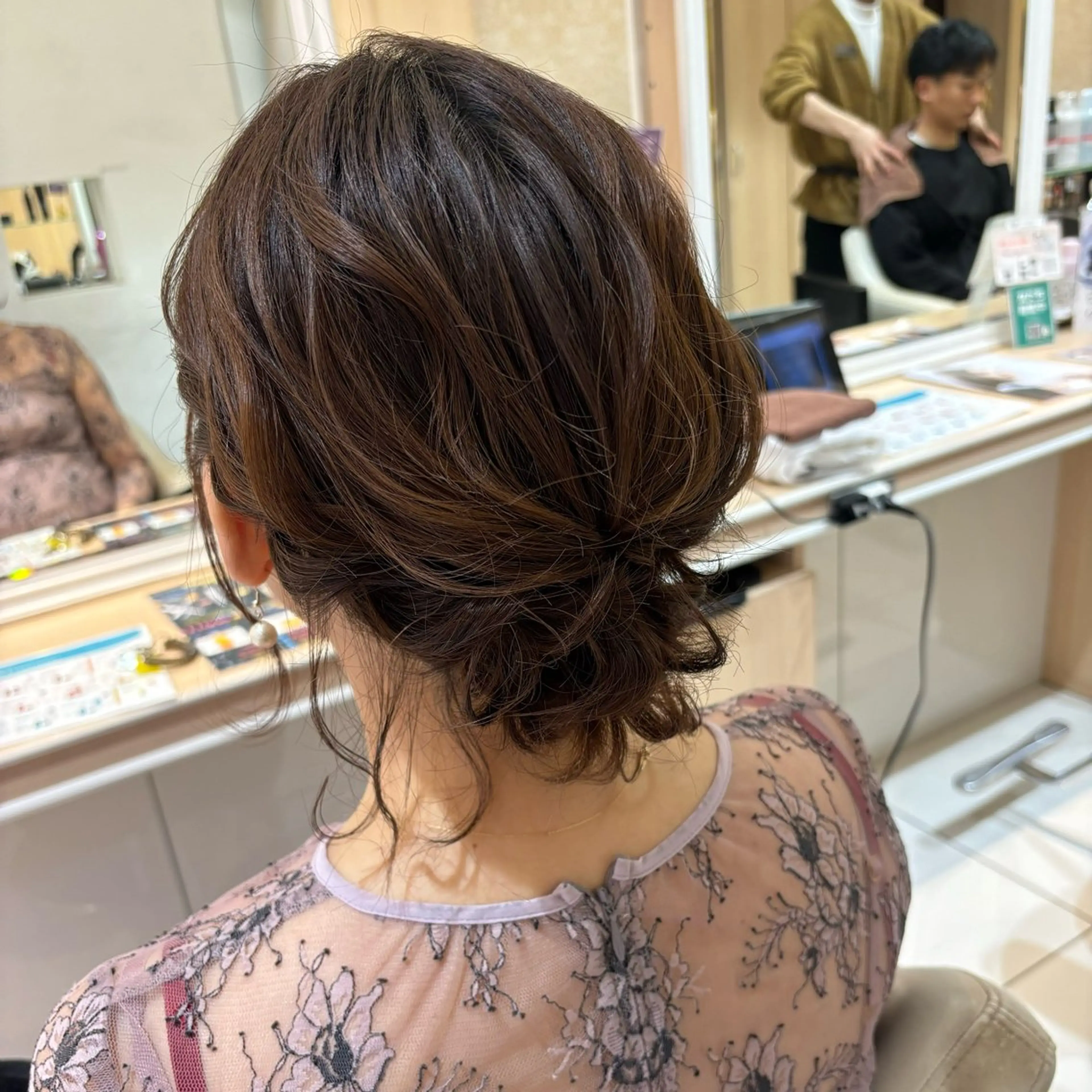ミディアム ヘアアレンジ ヘアセット 宮永 璃沙のヘアスタイル