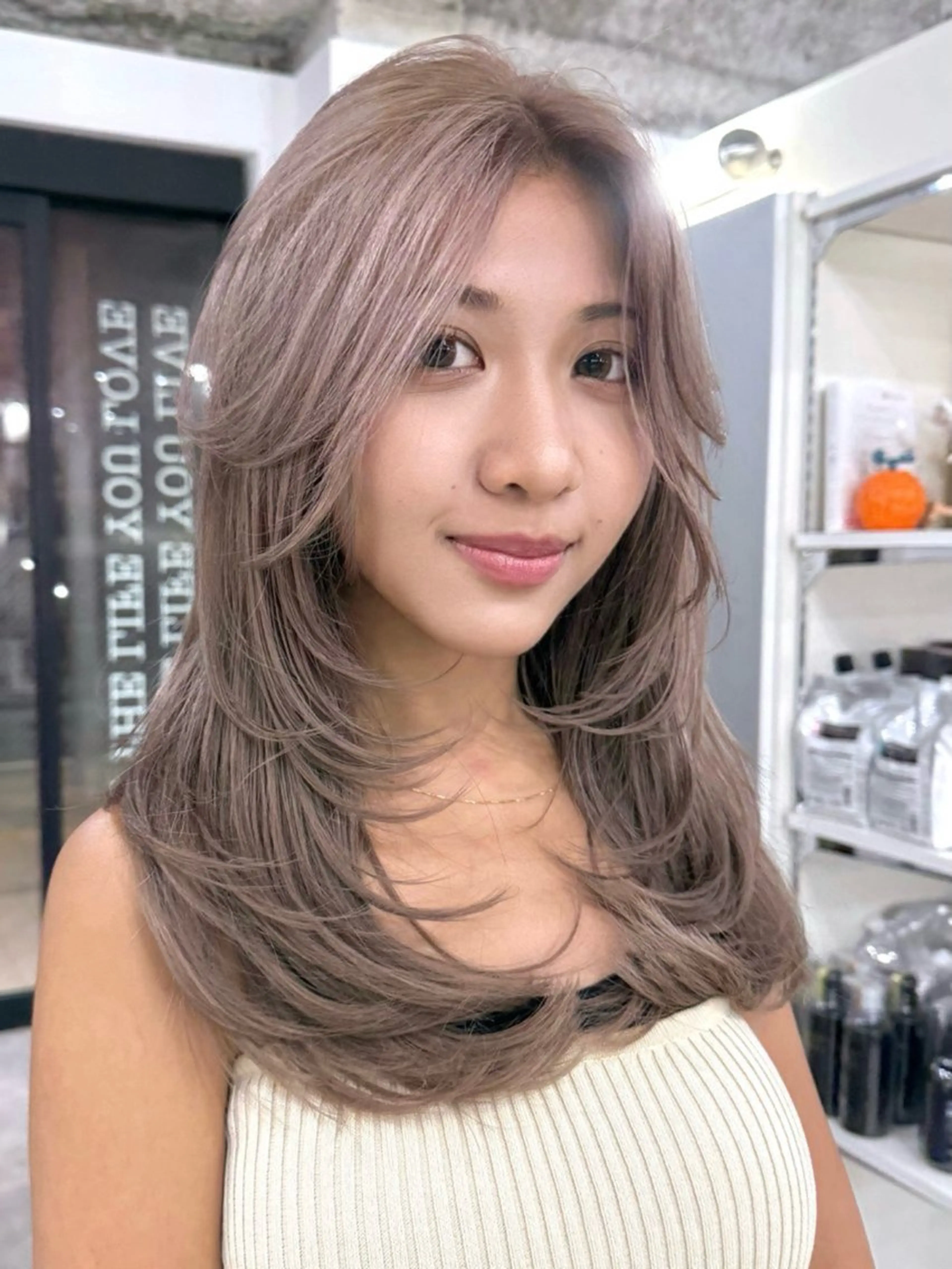 ロング カラー レイヤーカット 篠崎 佑季のヘアスタイル