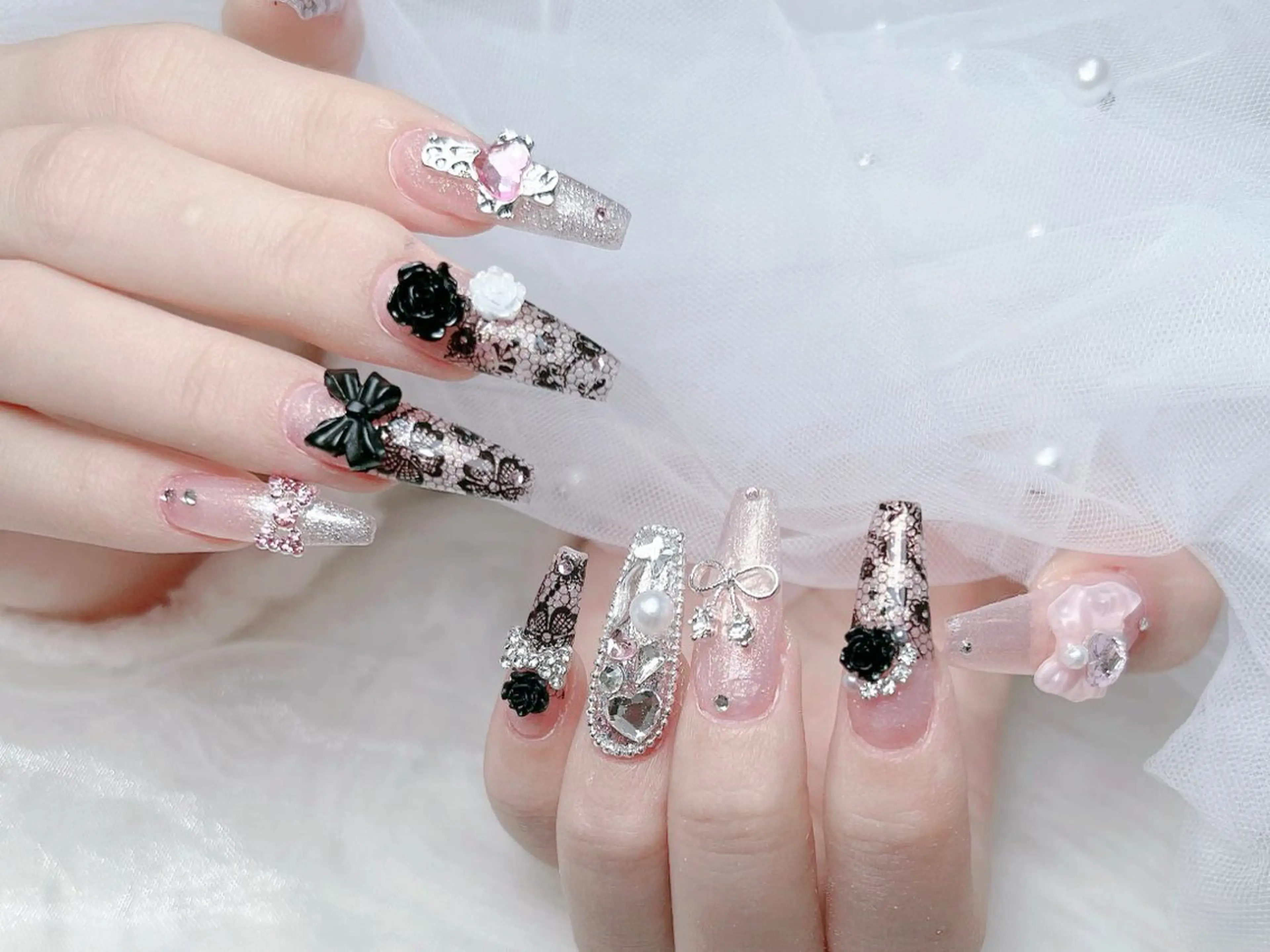 ネイル 成人式 ロングネイル マグネットネイル 大理石ネイル(マーブル) リボン ハンドネイル MoMoA Nail ネイル長さ出し専門店のネイルデザイン