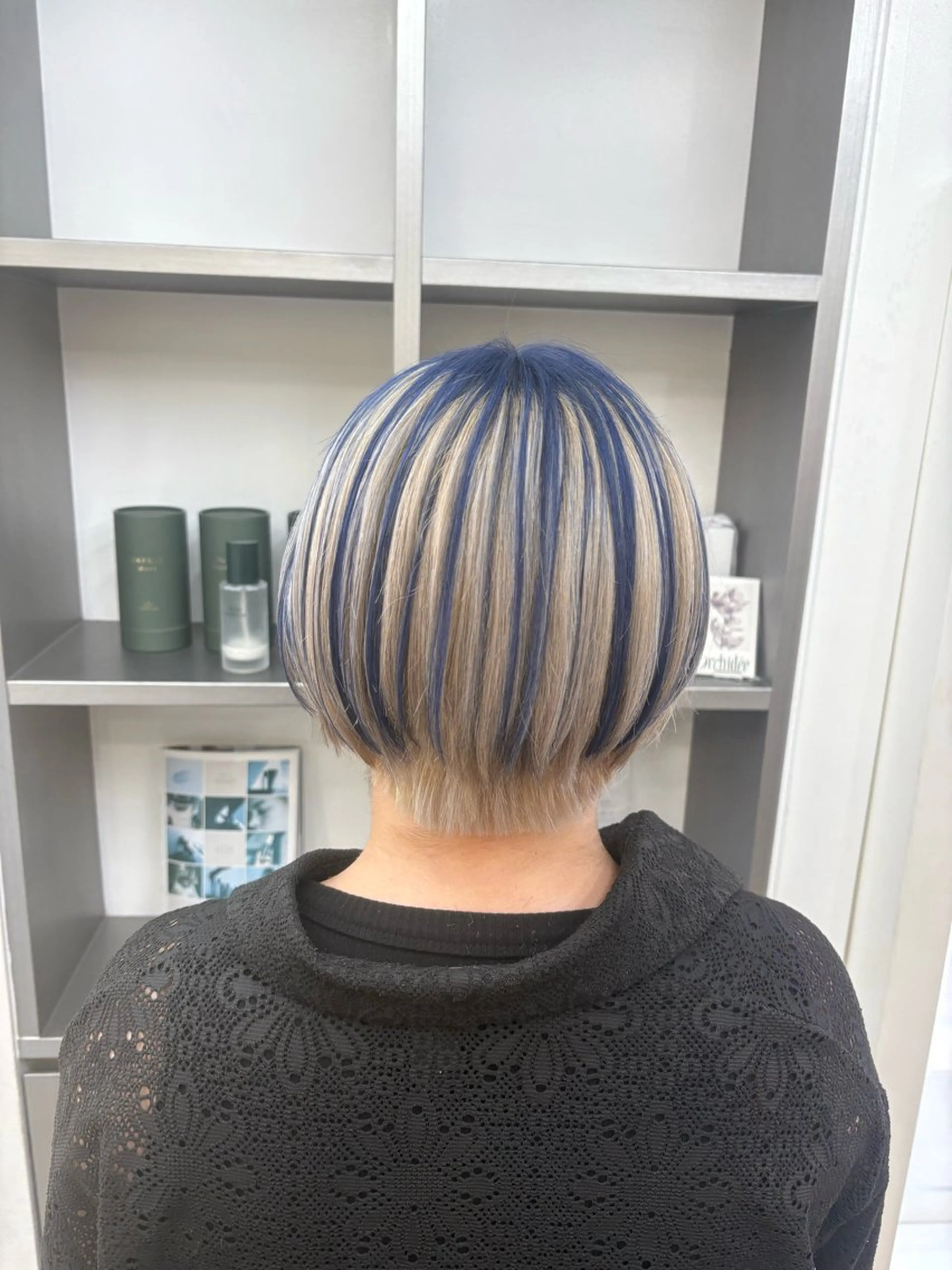 ショート カラー ヘアカラー ハイトーン×デザイン 🪽🫧HIKARIのヘアスタイル