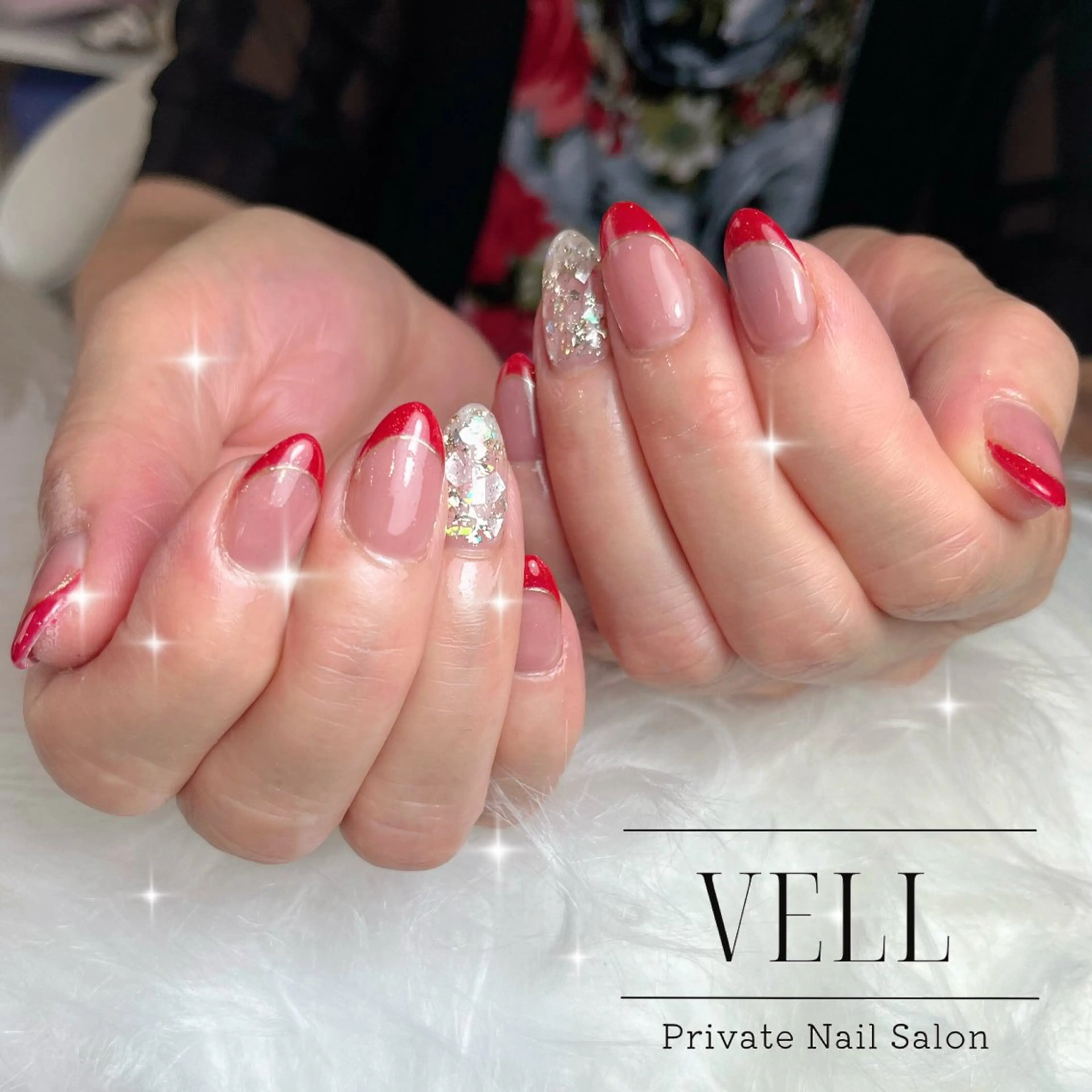 ネイル ミラーネイル ﾈｲﾙｻﾛﾝ Vellのネイルデザイン