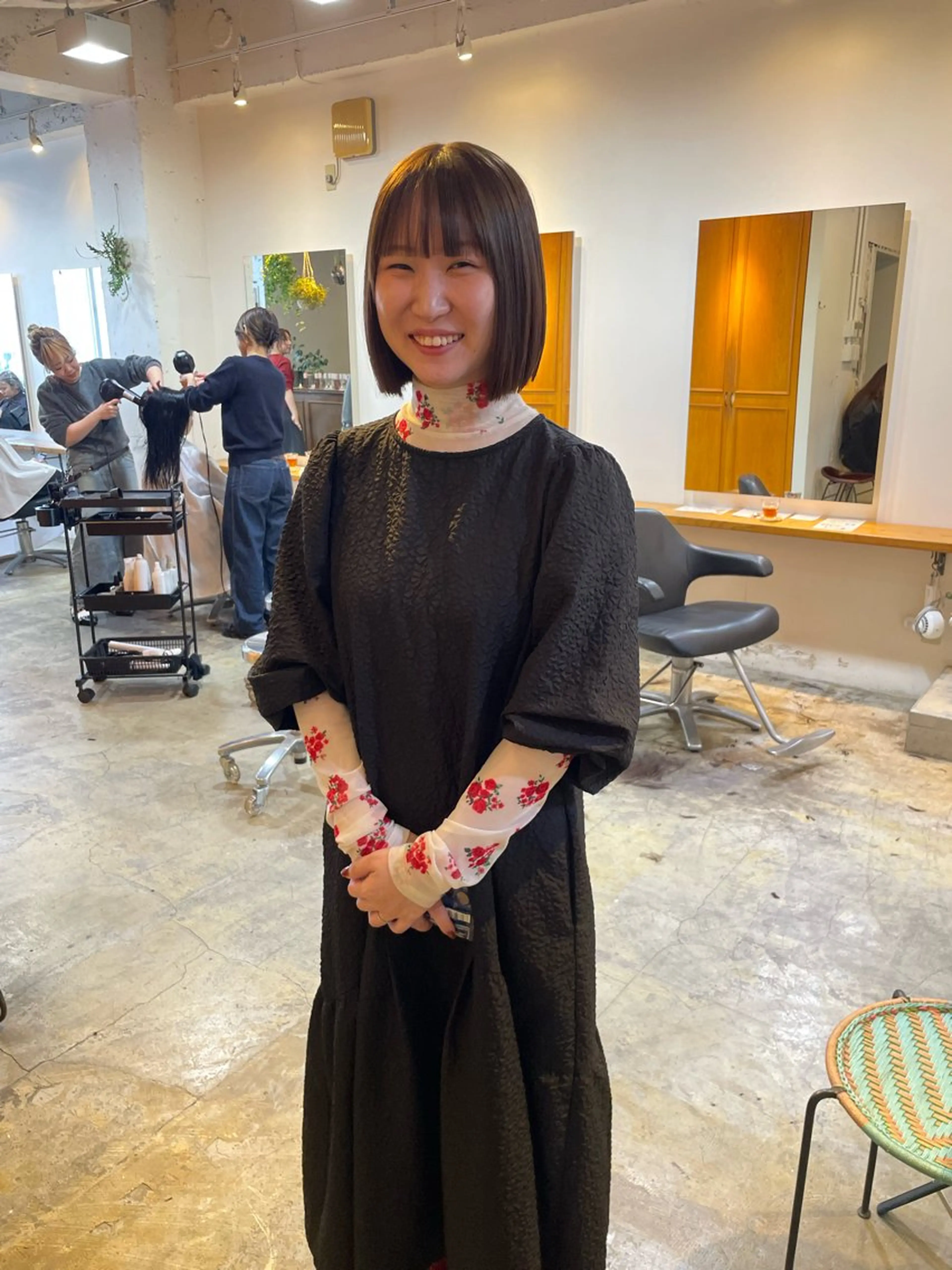 ショート カラー グレージュ オリーブグレージュ オリーブグレー ボブ カット ヘアカラー トリートメント MIOベージュカラー 柔らかいカラーのヘアスタイル