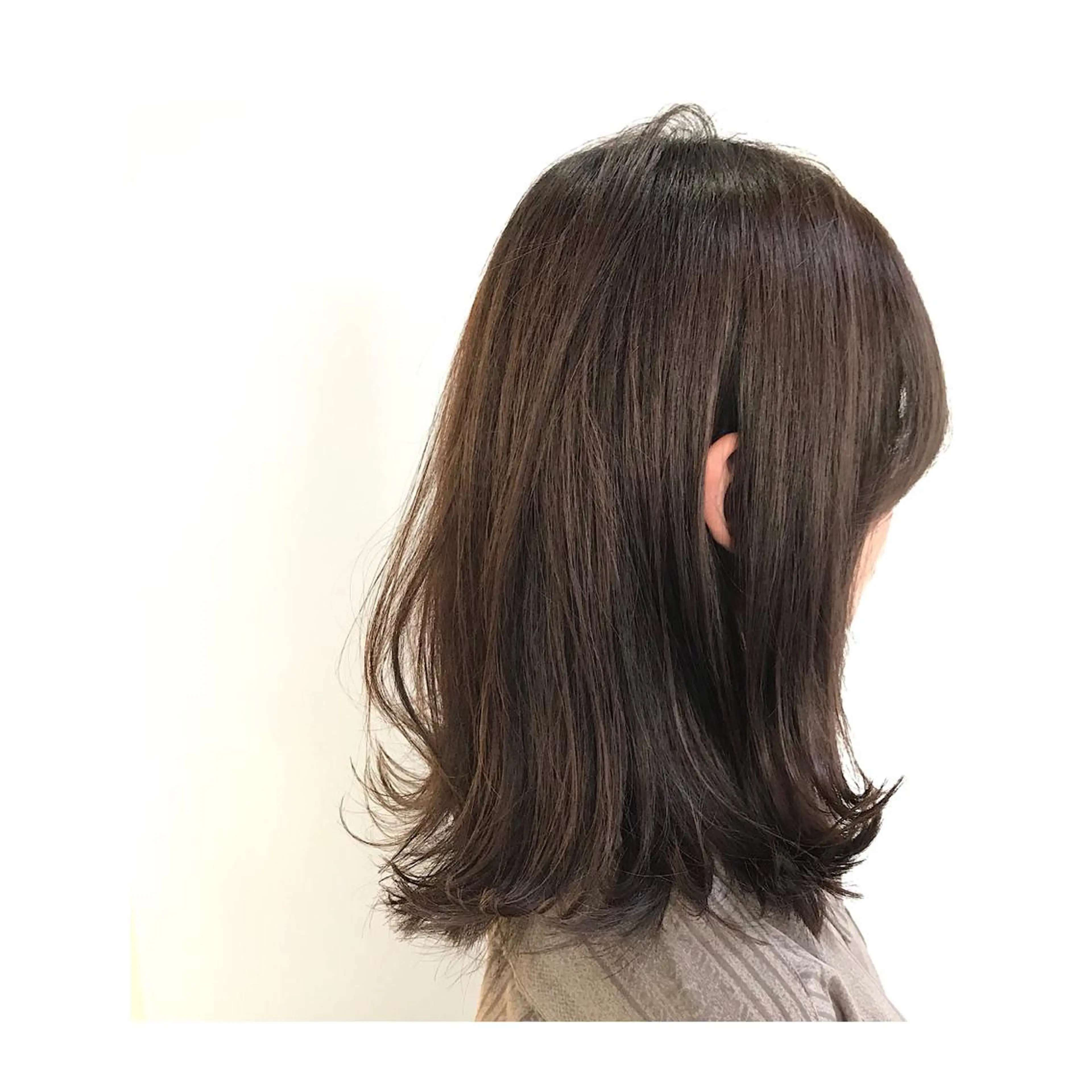 セミロング 30代からの大人 ショートのヘアスタイル