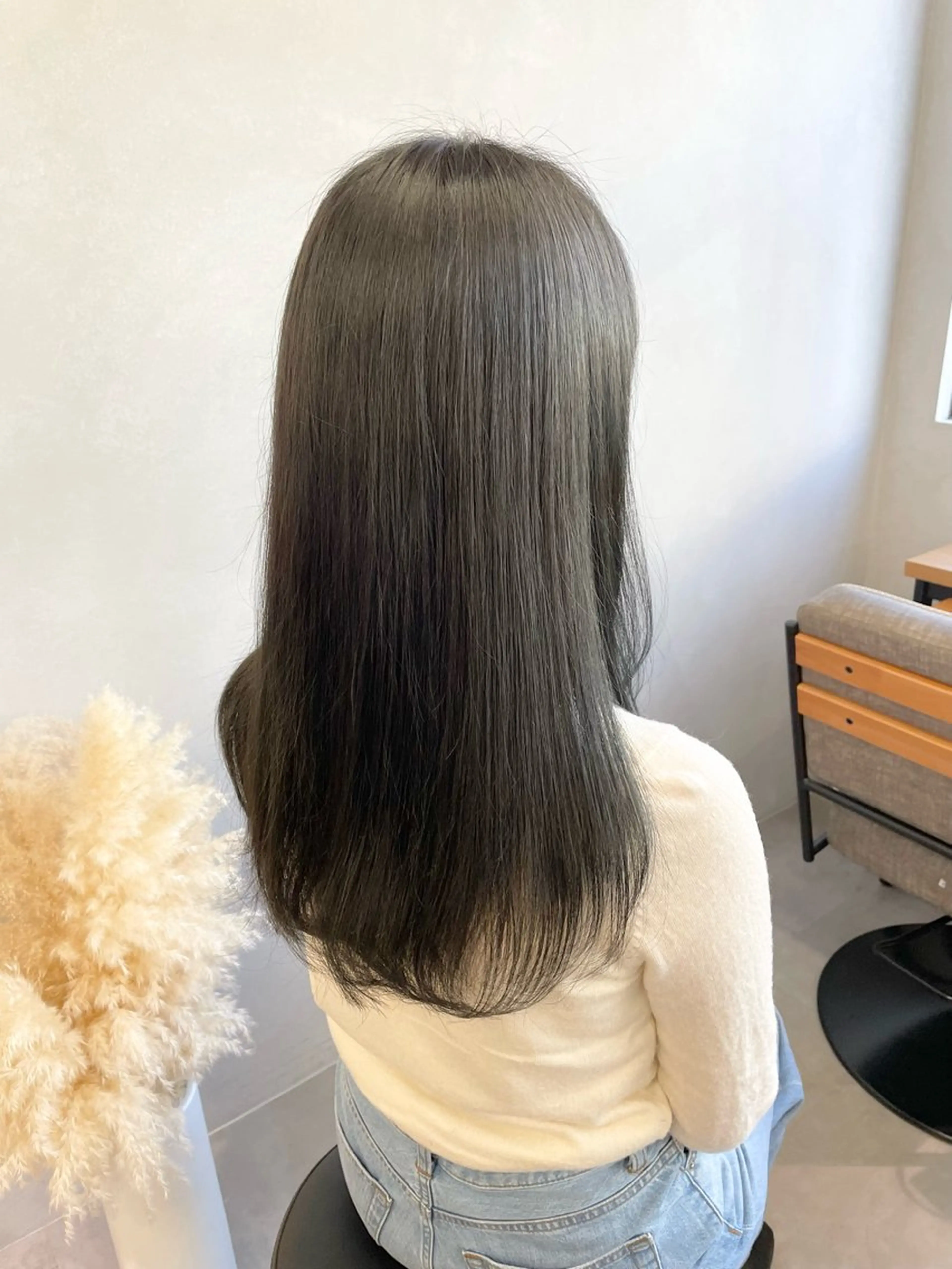 ロング カラー ヘアアレンジ アッシュ オリーブアッシュ カット ヘアカラー トリートメント ベージュ/オリーブ ボブ/小笠原汐海のヘアスタイル