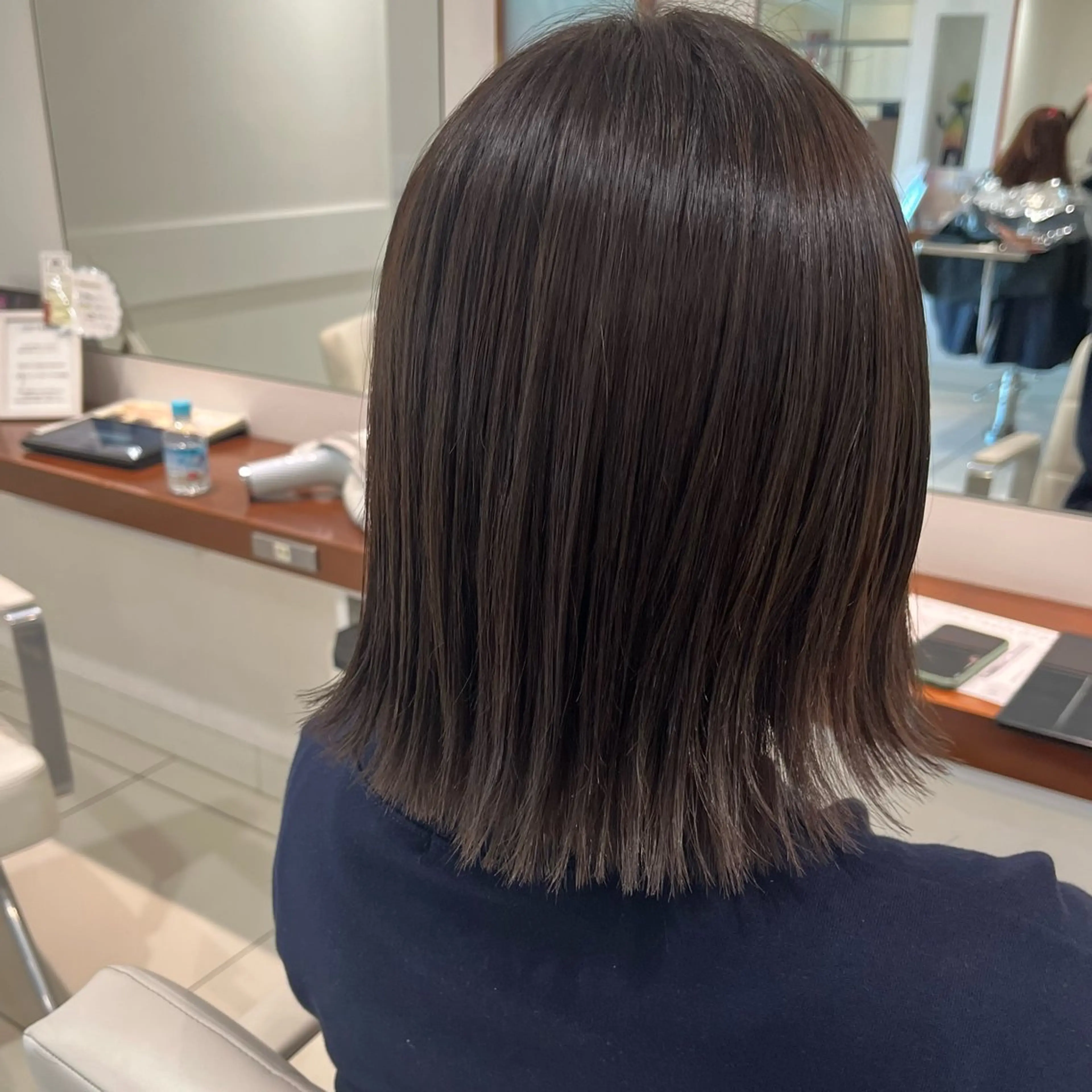 ミディアム カラー ブリーチ 透明感カラー ブリーチなしカラー 似合わせ 垢抜け🌟 AKINOのヘアスタイル