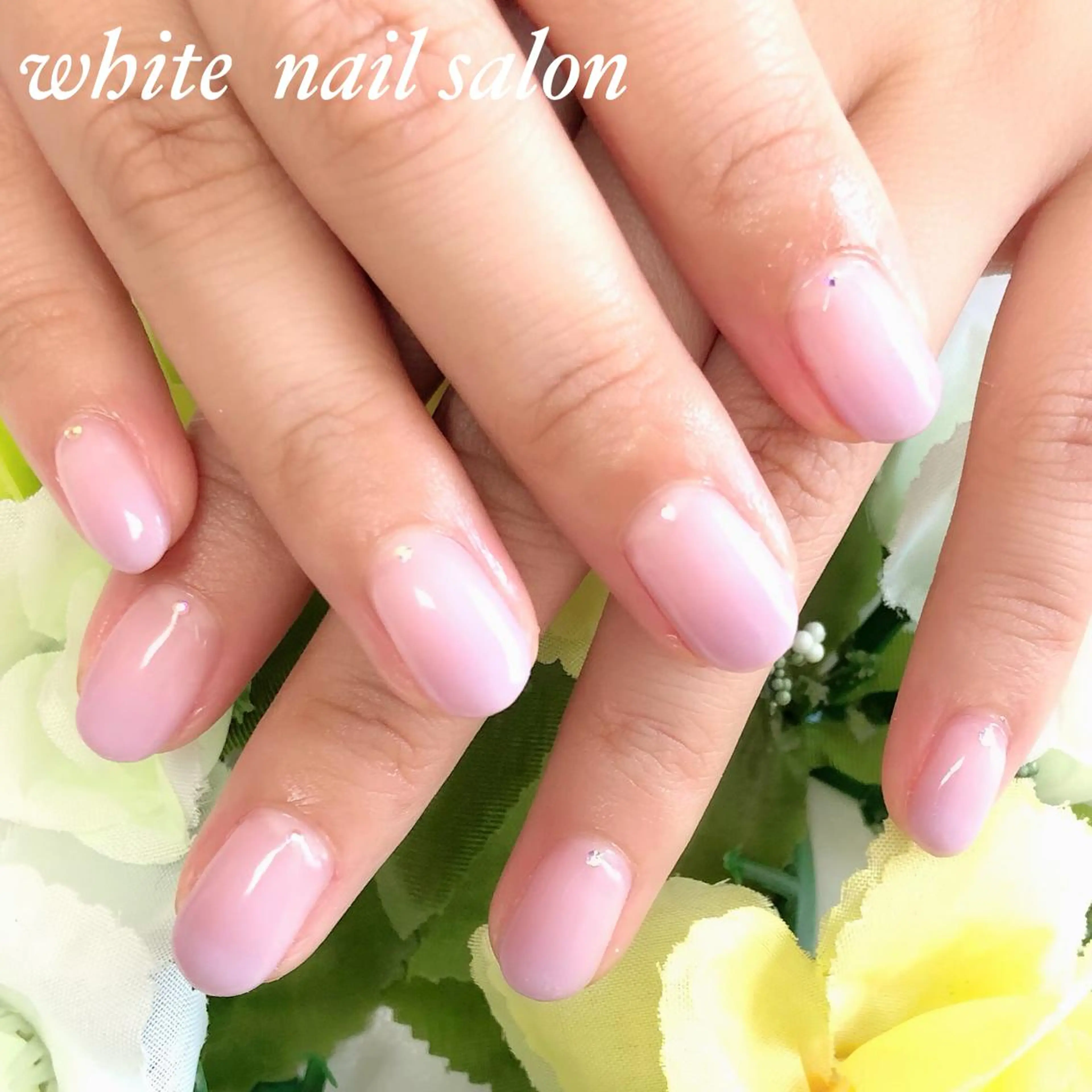 ネイル フットネイル ハート オフィスネイル ストーンネイル 夏ネイル ハンドネイル white nail salonのネイルデザイン