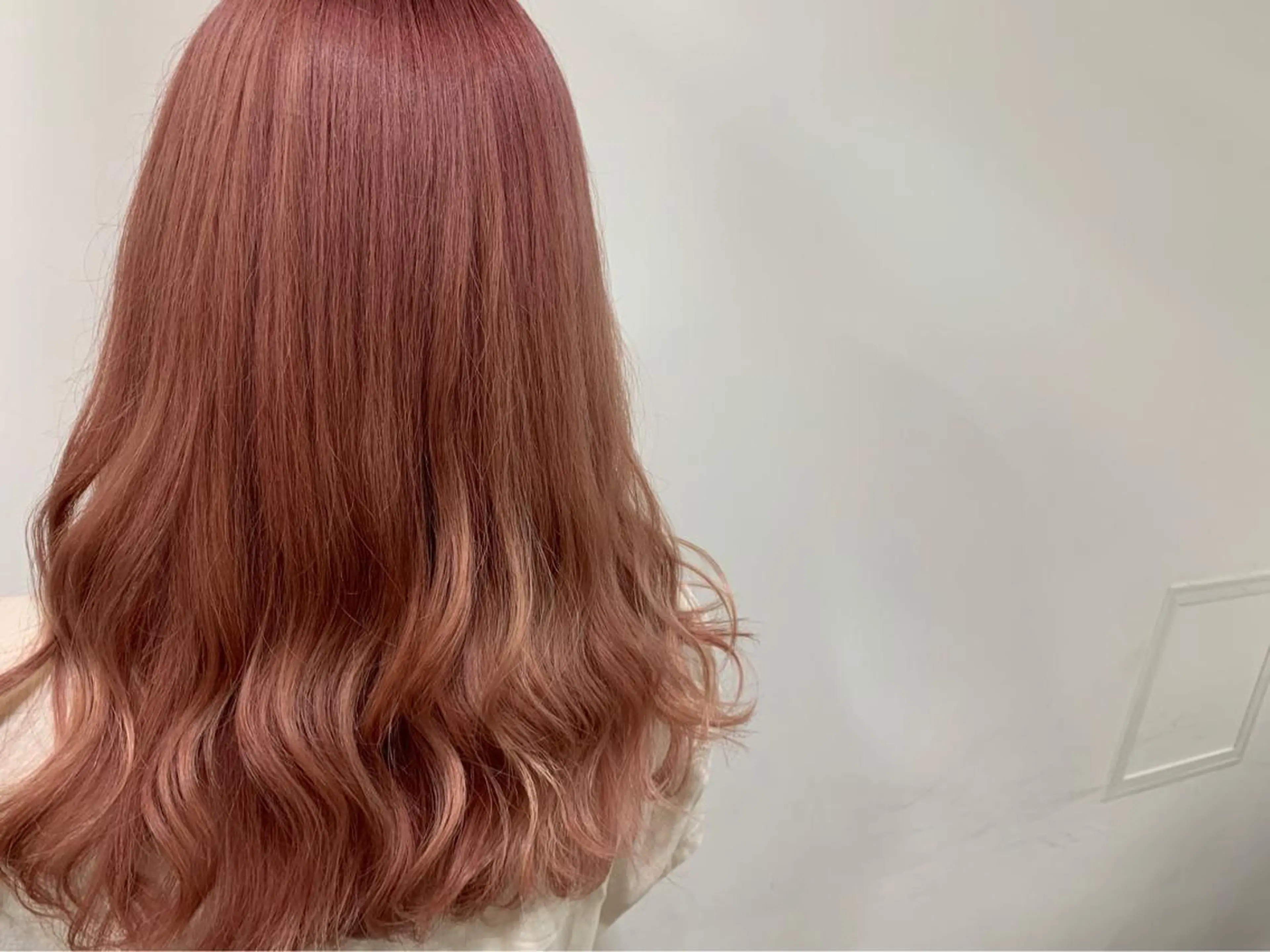 ロング カラー ブリーチ ケアブリーチ ハイトーンカラー ピンクカラー ヘアカラー トリートメント あべ ゆうかのヘアスタイル