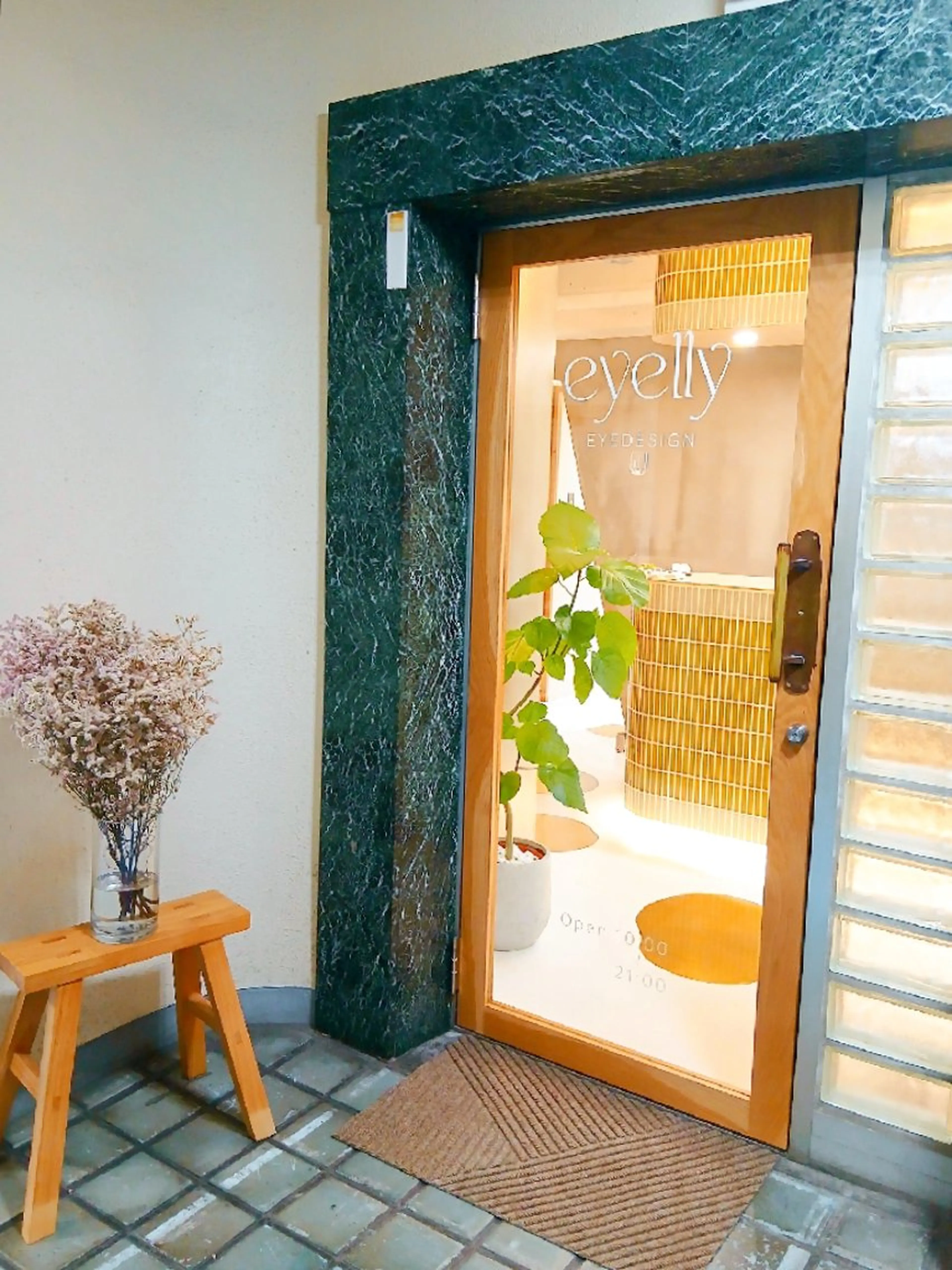 AIRA 🌙🤍のマツエク・マツパデザイン