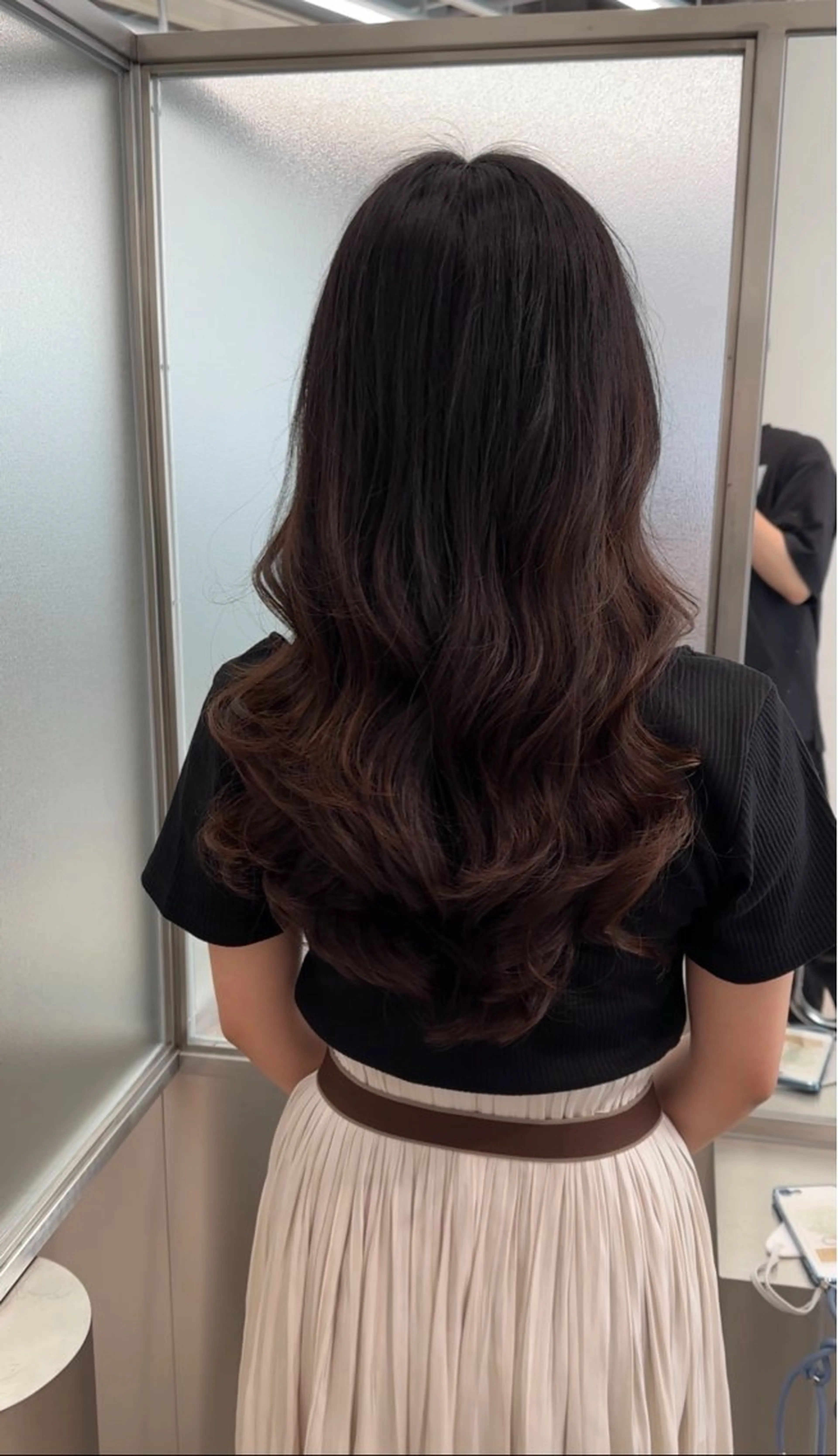 ロング パーマ カット パーマ トリートメント ARMONY大阪店 コテ巻き風パーマのヘアスタイル