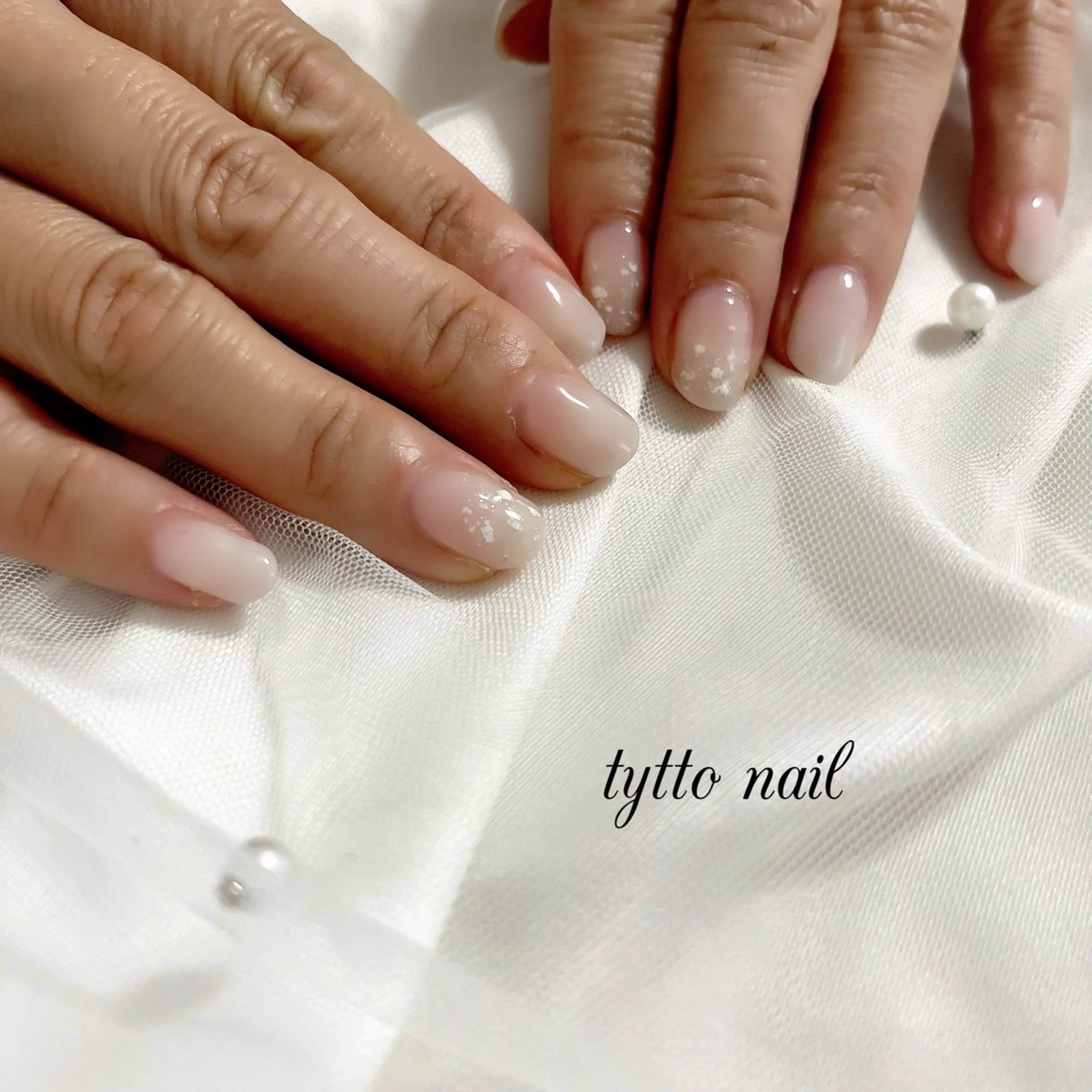 ネイル ガーリー グラデーション キラキラネイル オフィスネイル シンプルネイル ハンドネイル tytto nail ❤︎‪‪eri‪‪のネイルデザイン
