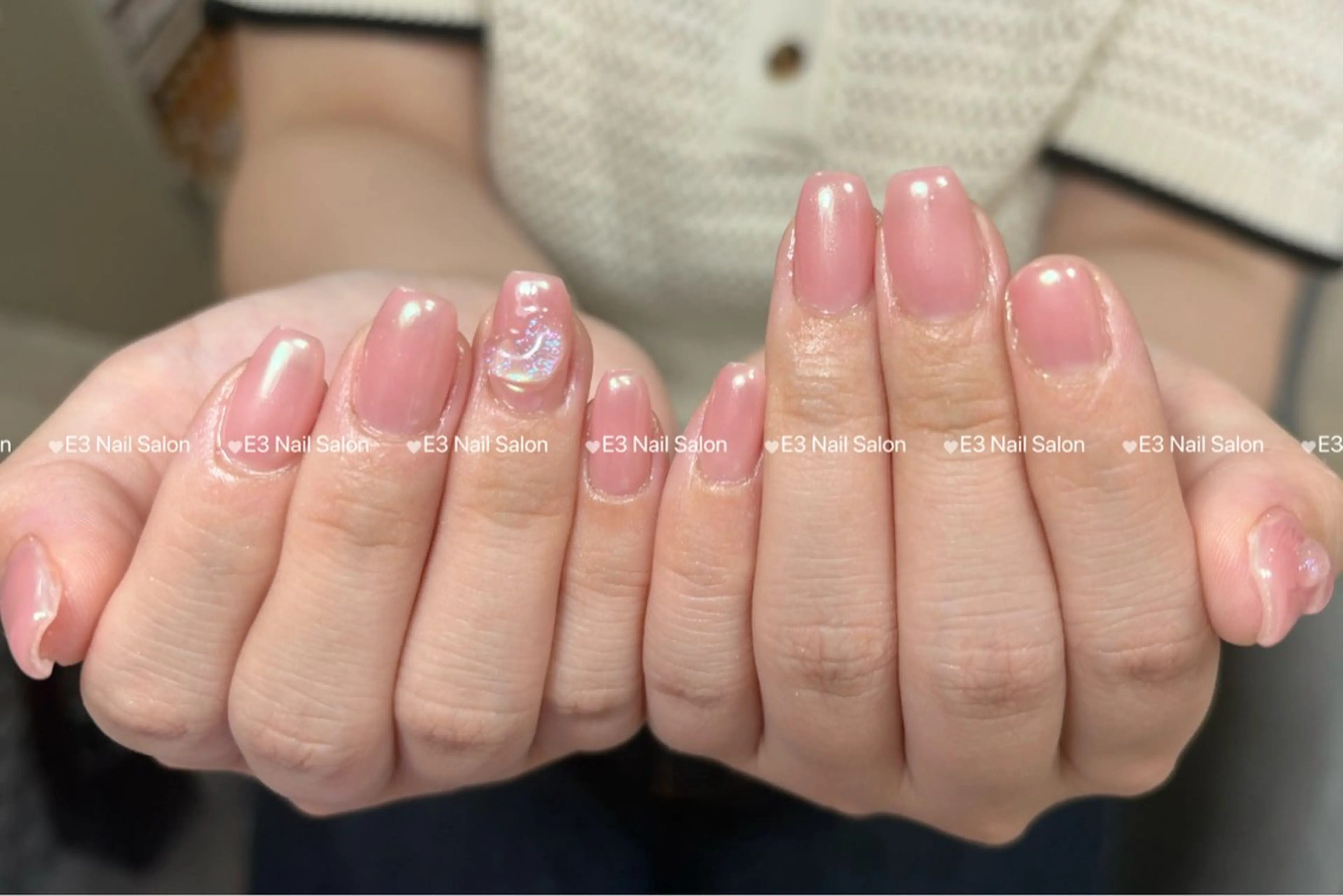 ネイル ミラーネイル E3 Nail Salon所属・山口 奈々のネイルデザイン
