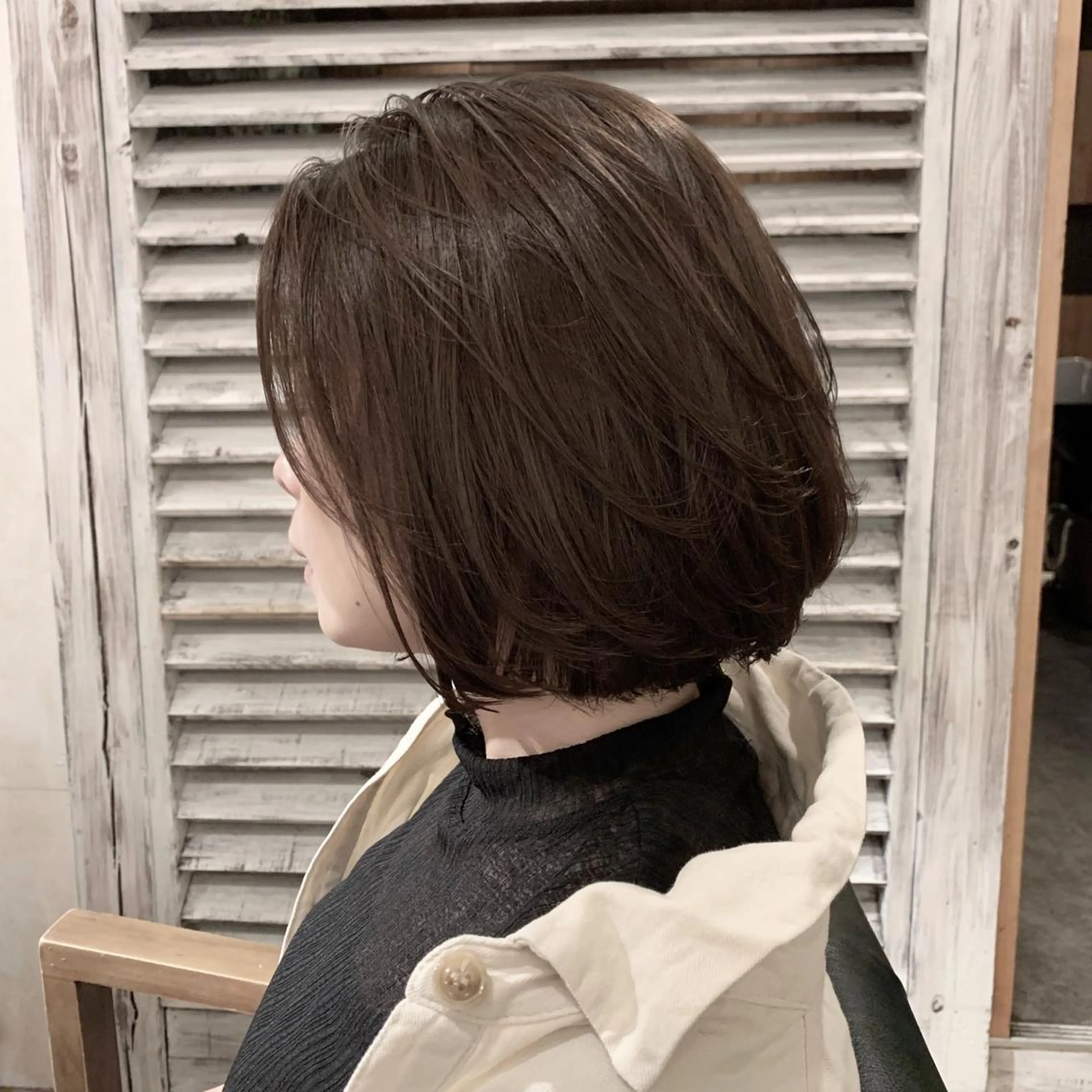 ショート カラー アディクシーカラー アッシュ ベージュカラー ボブ レイヤーカット カット ヘアカラー トリートメント SALOWIN(サロウィン)広島並木通り所属・田村和範/似合わせ カラー/縮毛矯正のヘアスタイル