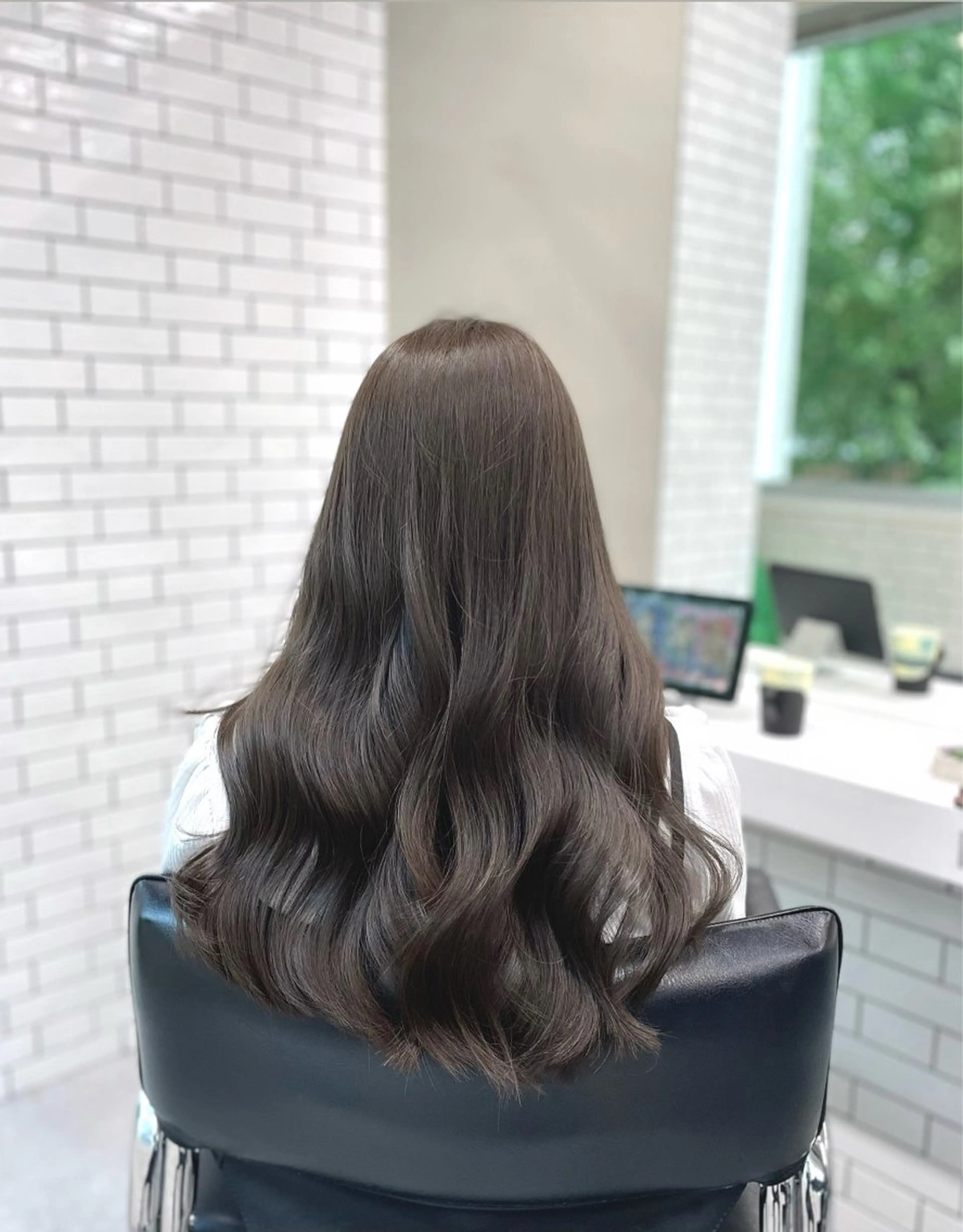 ロング カラー ブリーチ グレージュ ブリーチなしカラー カット ヘアカラー トリートメント 透け感カラー✂️ yuuのヘアスタイル