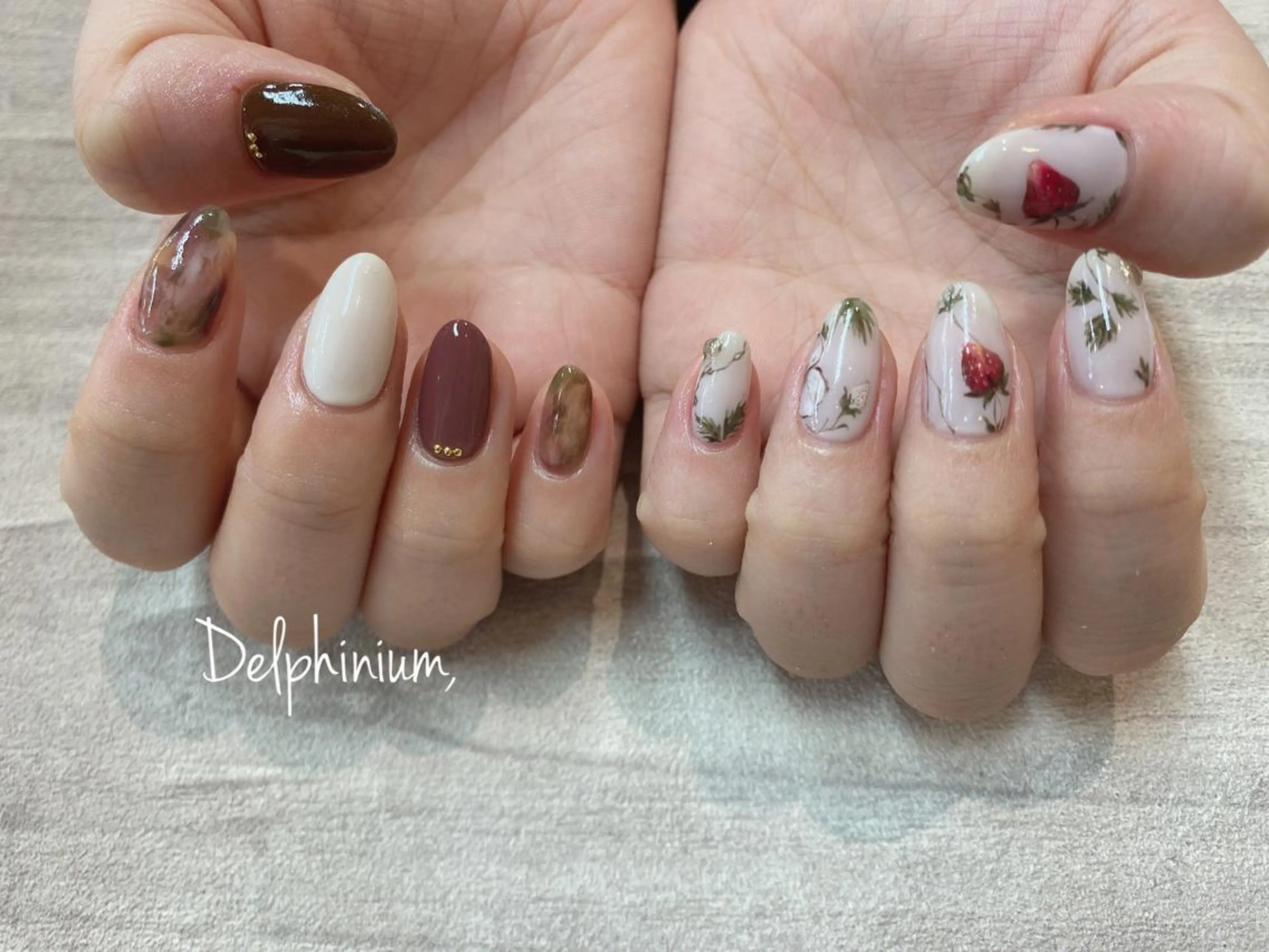 ネイル ハンドネイル 岡本 友恵のネイルデザイン