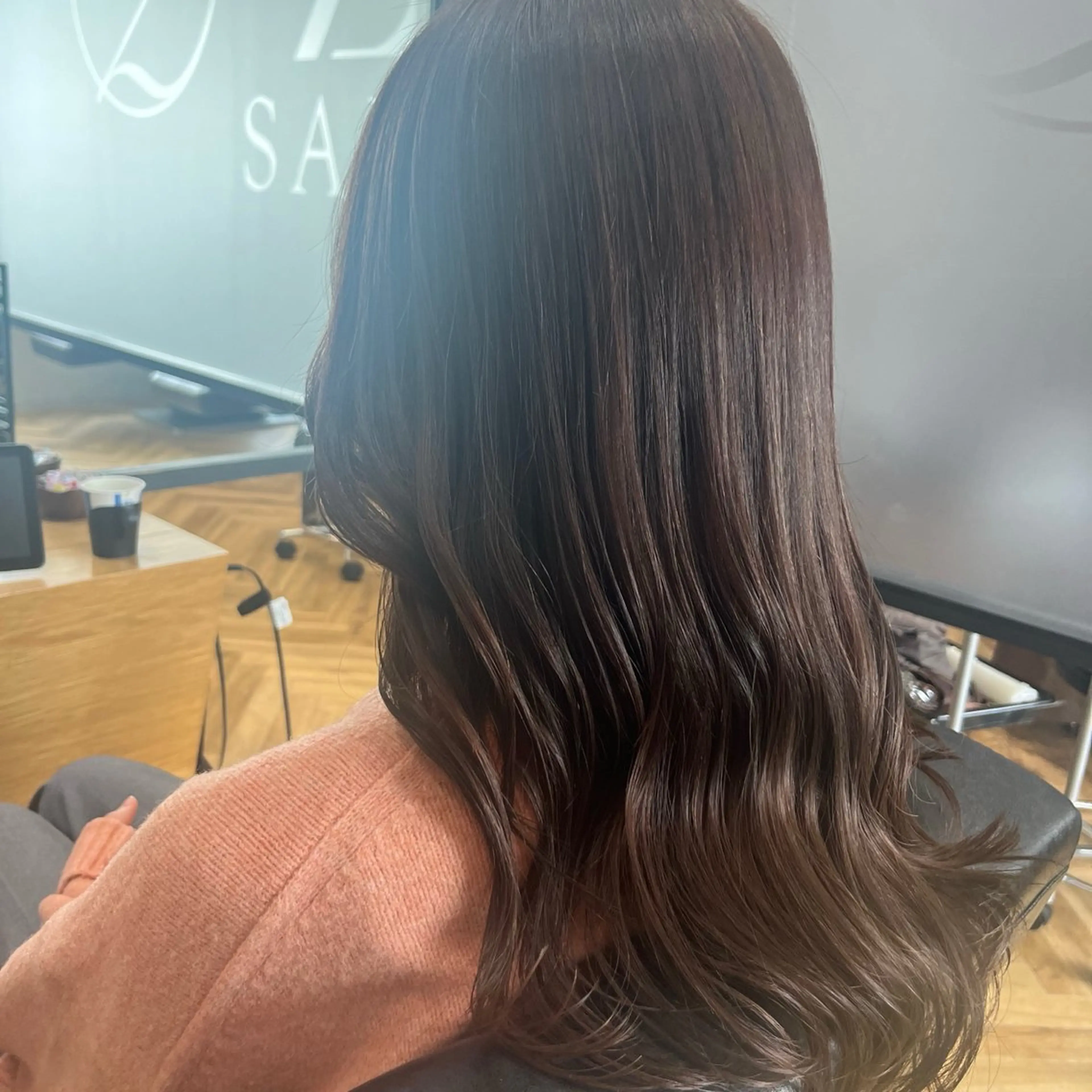 カラー ベージュカラー オリーブベージュ カット ヘアカラー 髪質改善🫧艶髪🫧 韓国ヘア🤍神田紗来のヘアスタイル