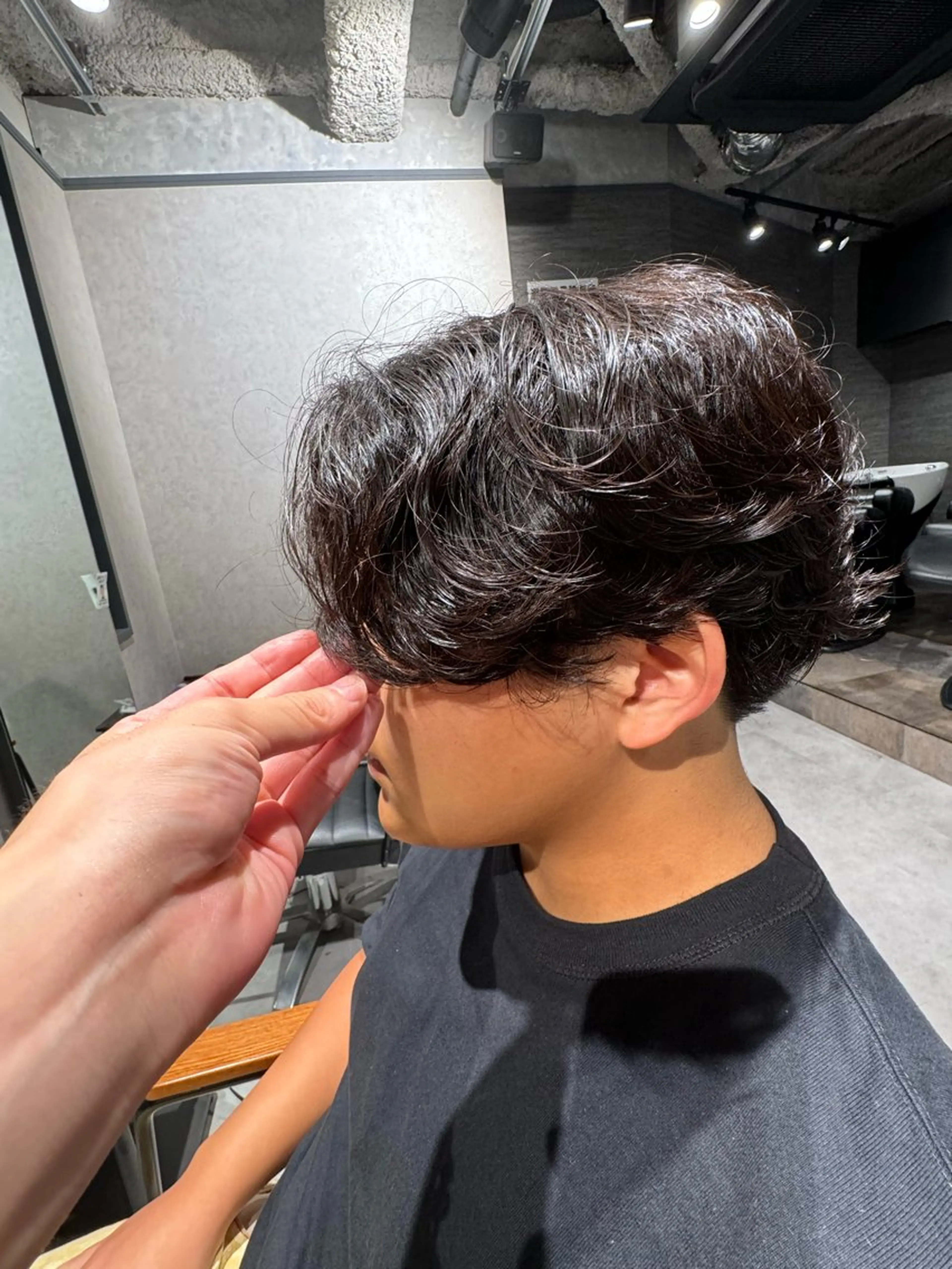 パーマ メンズ ニュアンスパーマ 韓国特化🇰🇷愁斗 センターパートパーマのヘアスタイル