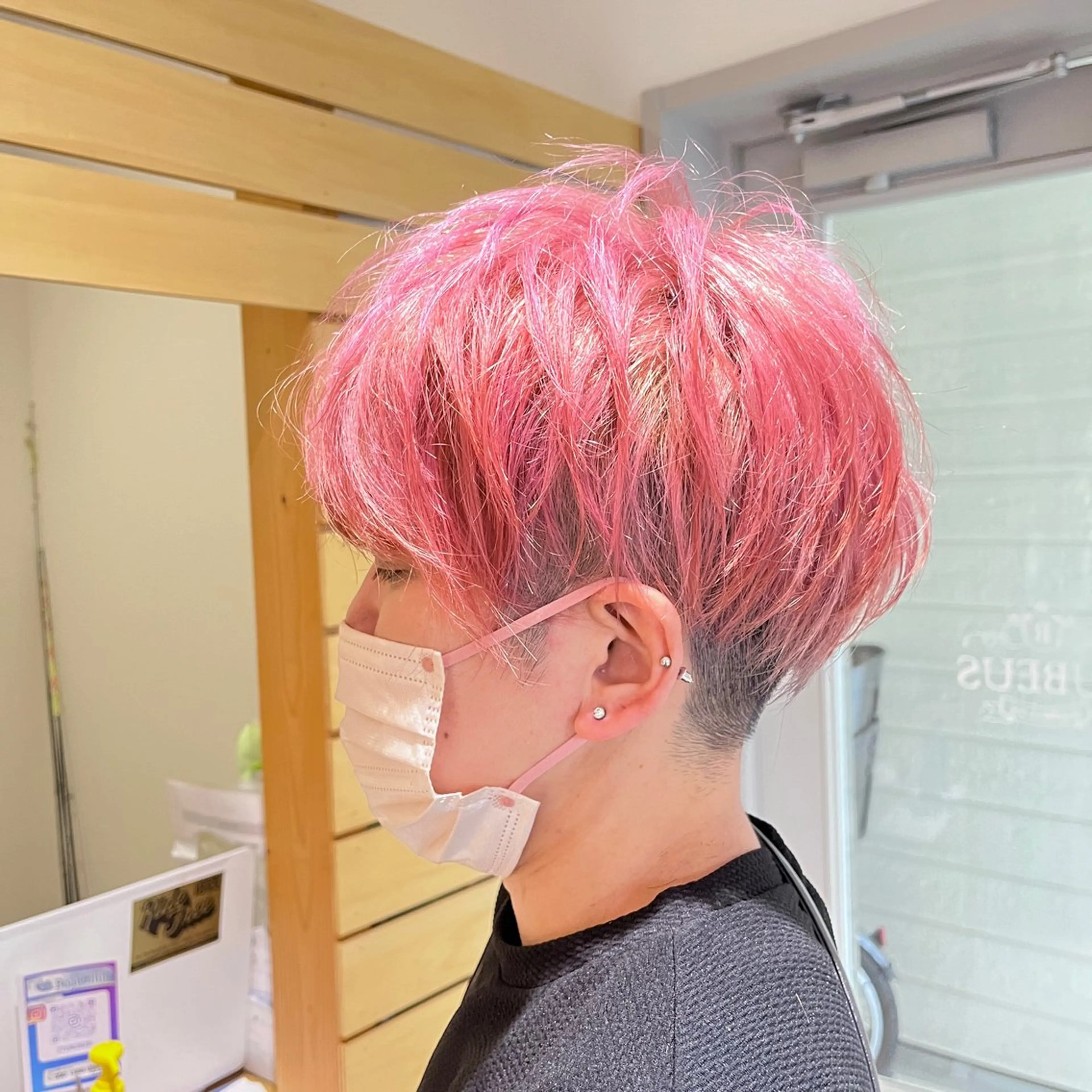 ショート カラー ブリーチ ヘアカラー トリートメント RUBEUS【ルベウス】所属・✨艶々カラー🎨 杉本賢人のヘアスタイル