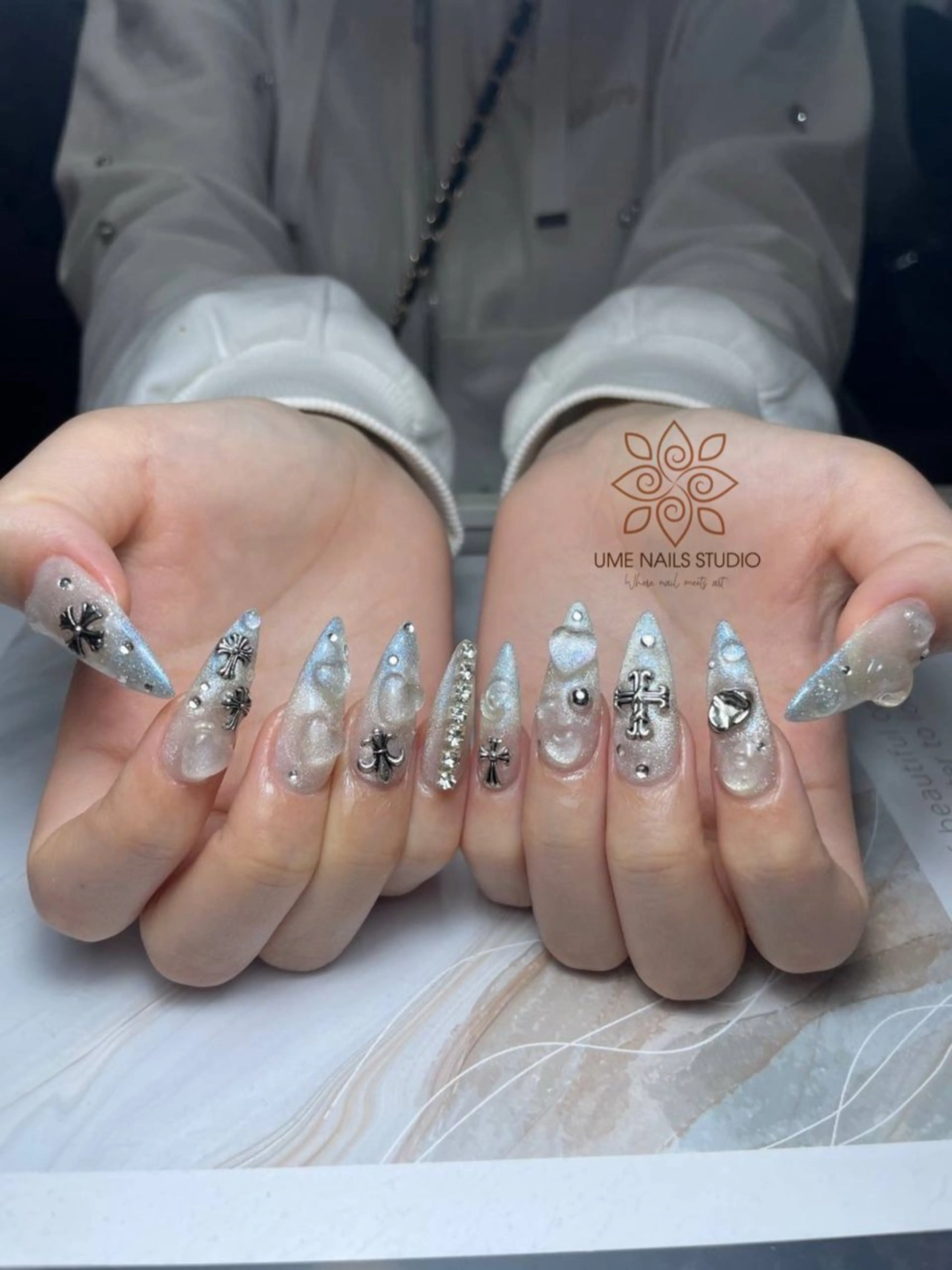 ネイル チークネイル クリアネイル ガーリー キラキラネイル 韓国ネイル ハンドネイル Ume Nail Studioのネイルデザイン