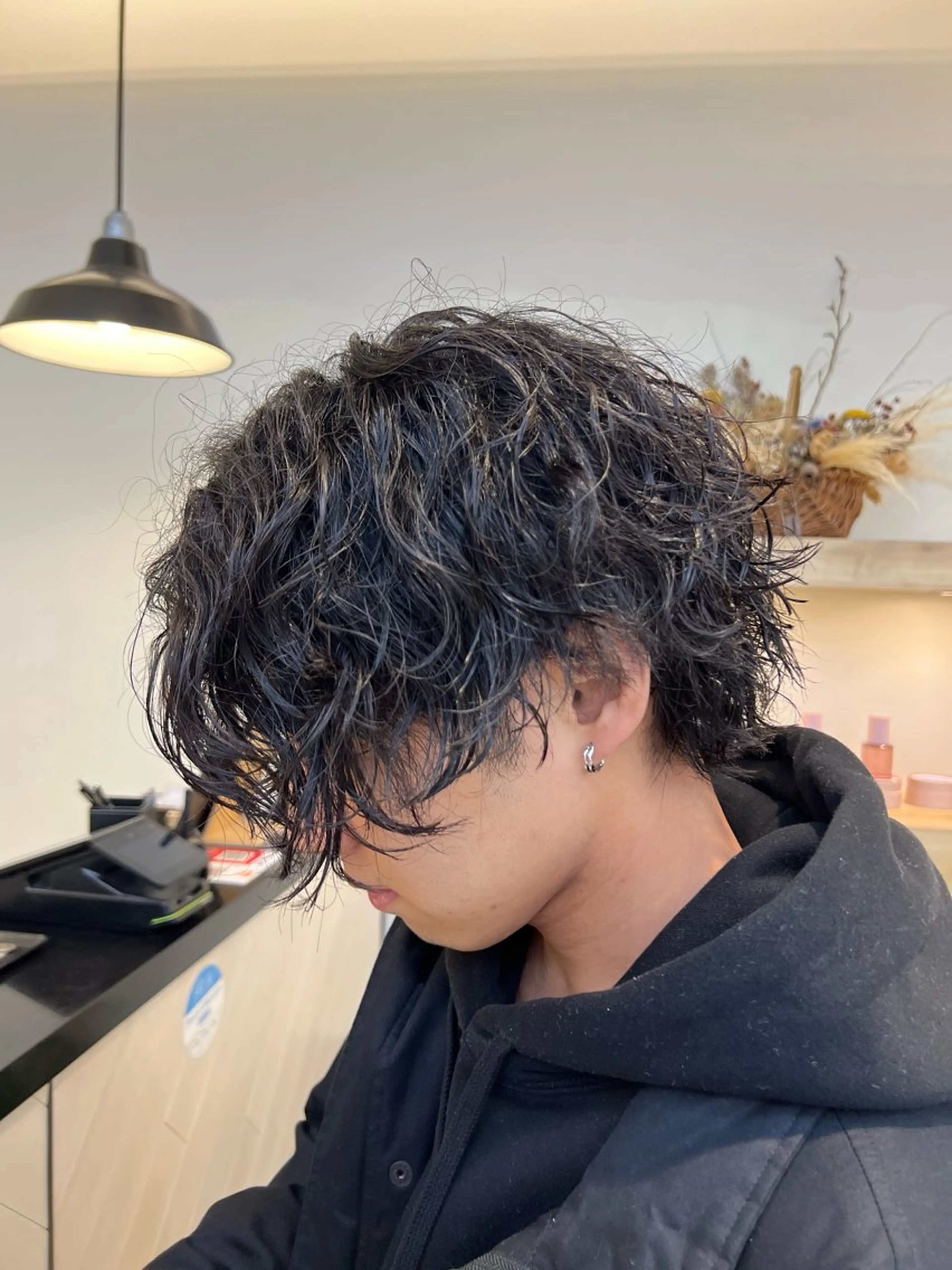 ミディアム パーマ メンズ 波巻きパーマ メンズパーマ 岩成健志郎のヘアスタイル