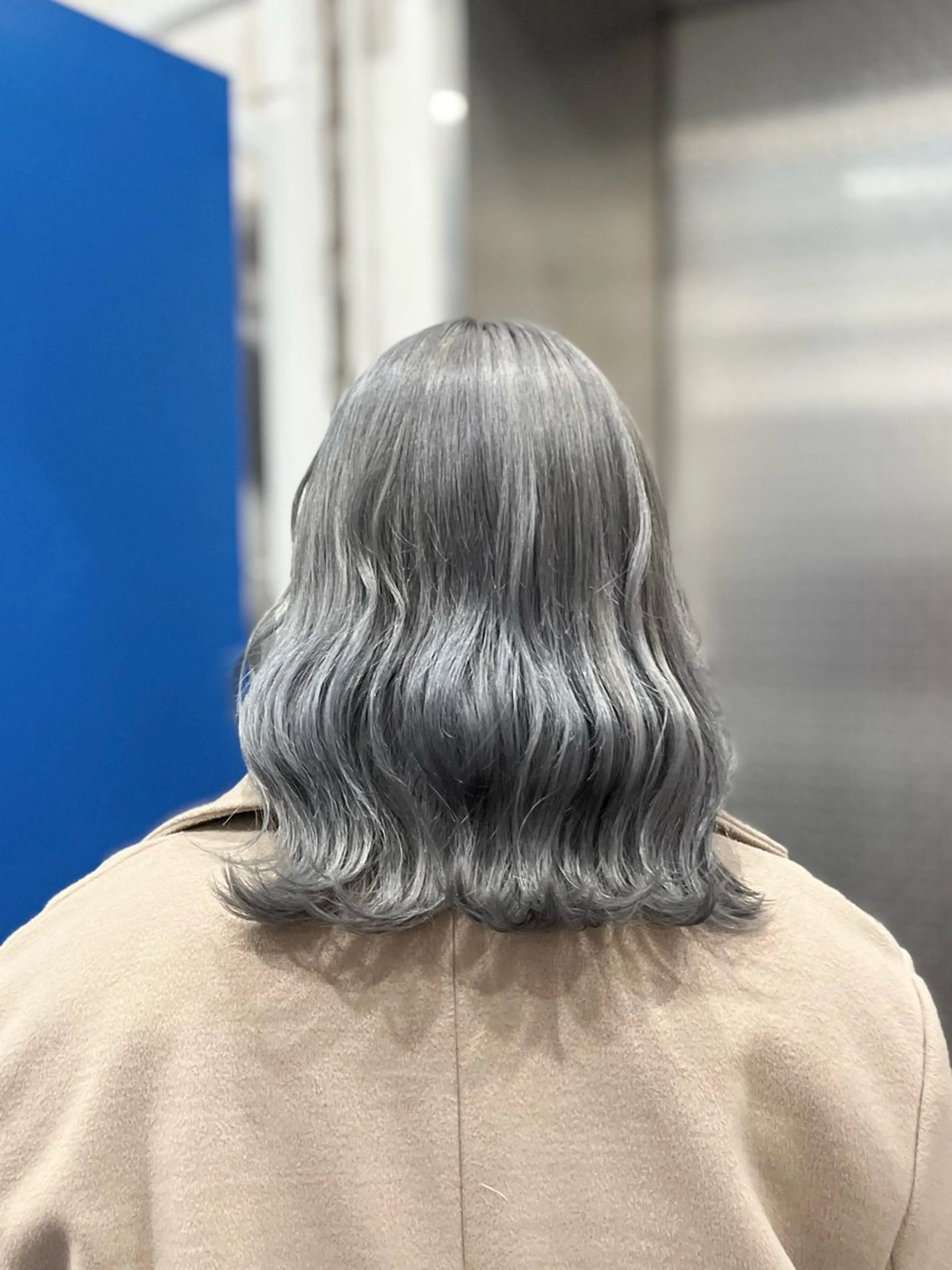 ミディアム カラー ブリーチ ケアブリーチ シルバー ヘアカラー white.梅田所属・White梅田  ／ COCOのヘアスタイル