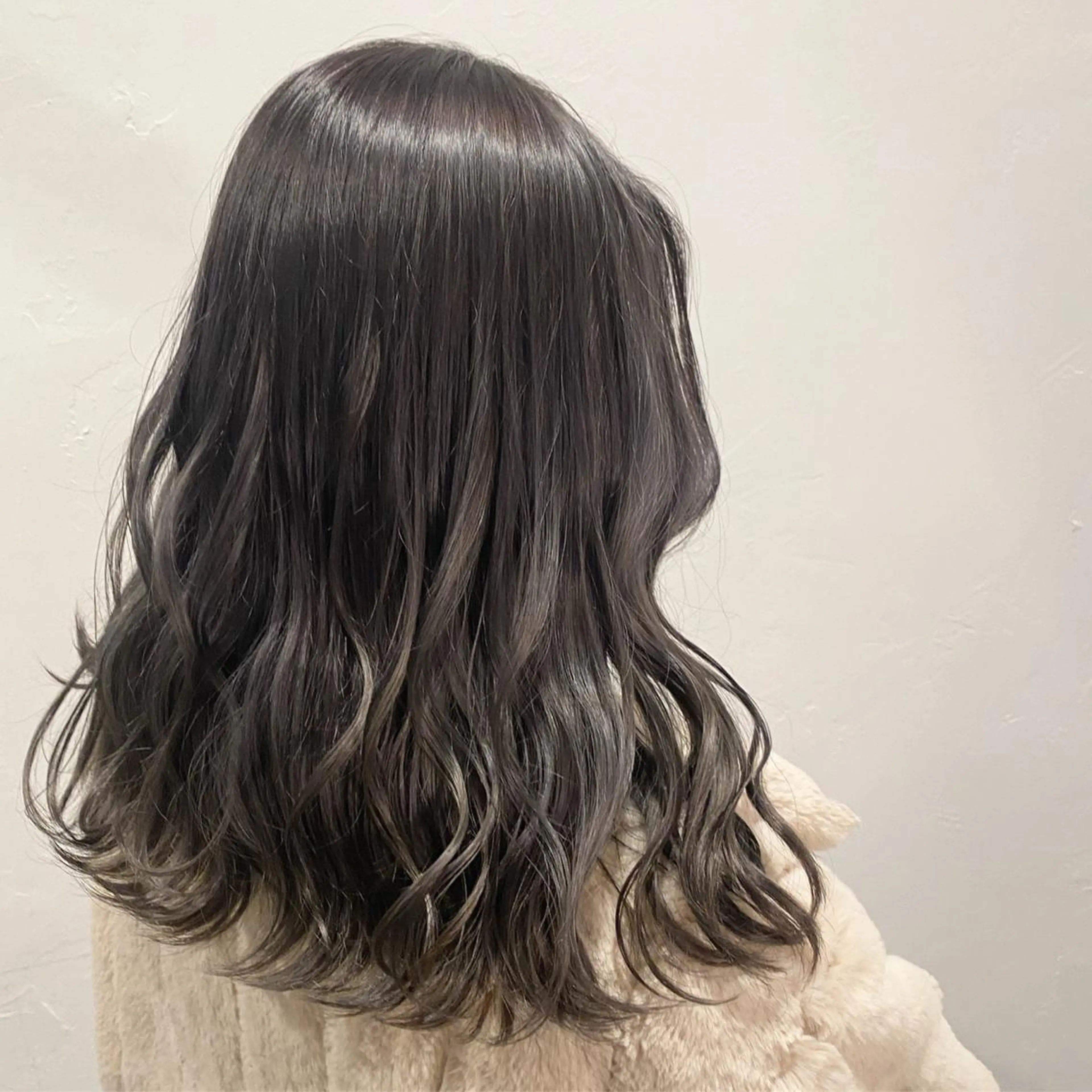 ミディアム カラー 艶カラー🤍新潟/ 小新/マオのヘアスタイル