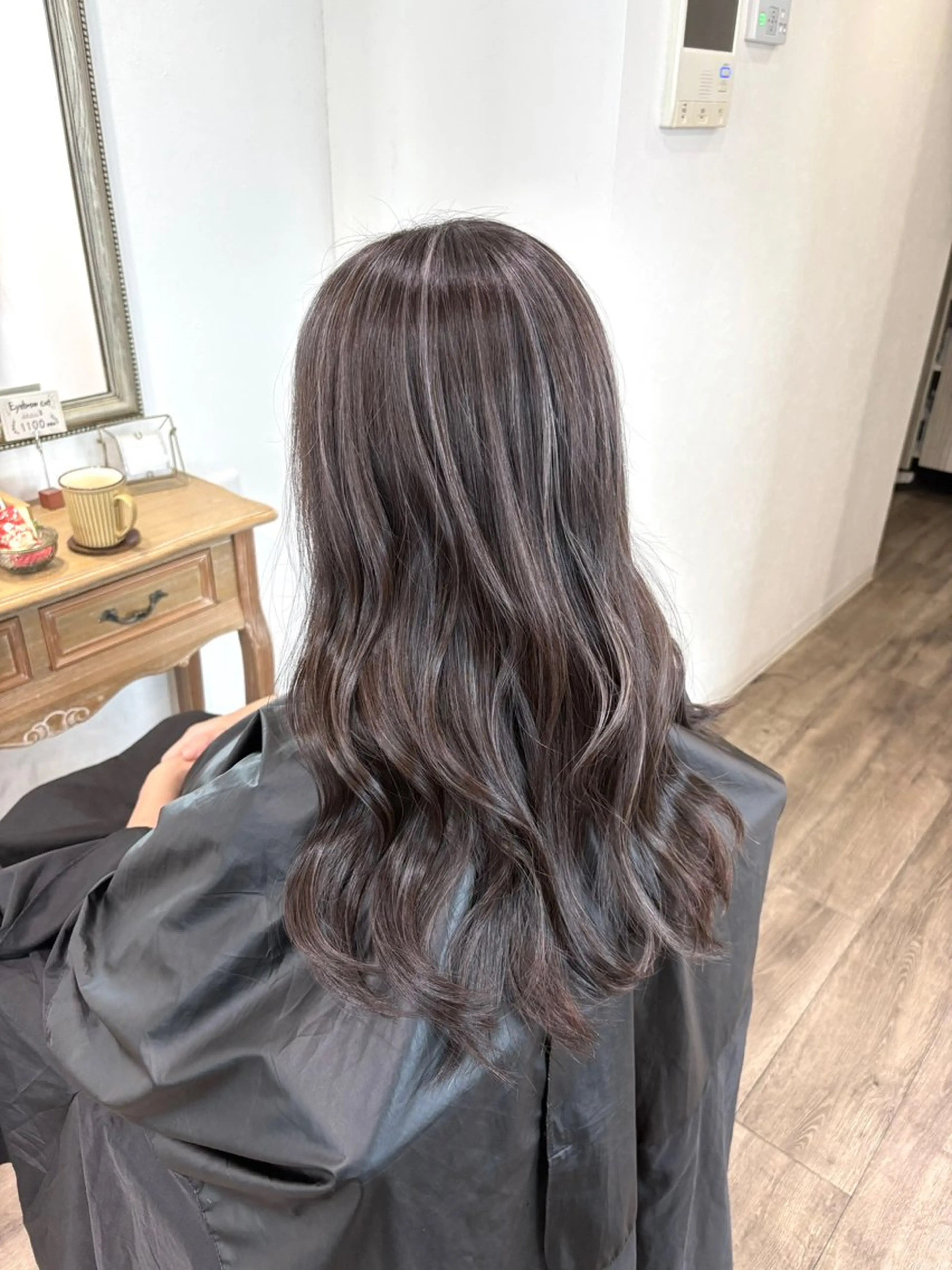 セミロング カラー 池澤 京華のヘアスタイル