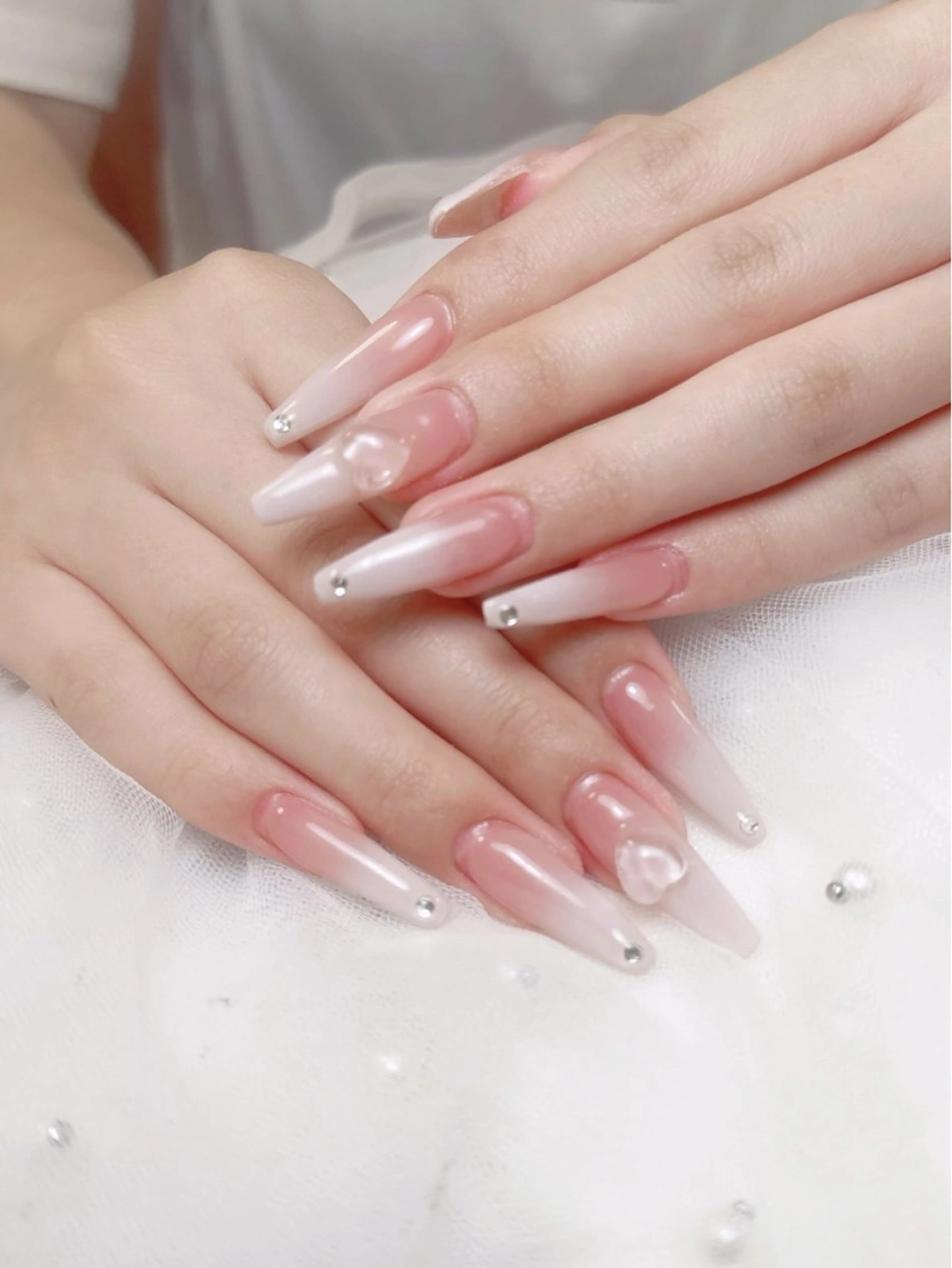 ネイル フレンチネイル ジェルネイル ハート 韓国ネイル マグネットネイル ハンドネイル ロータス ネイルサロンのネイルデザイン