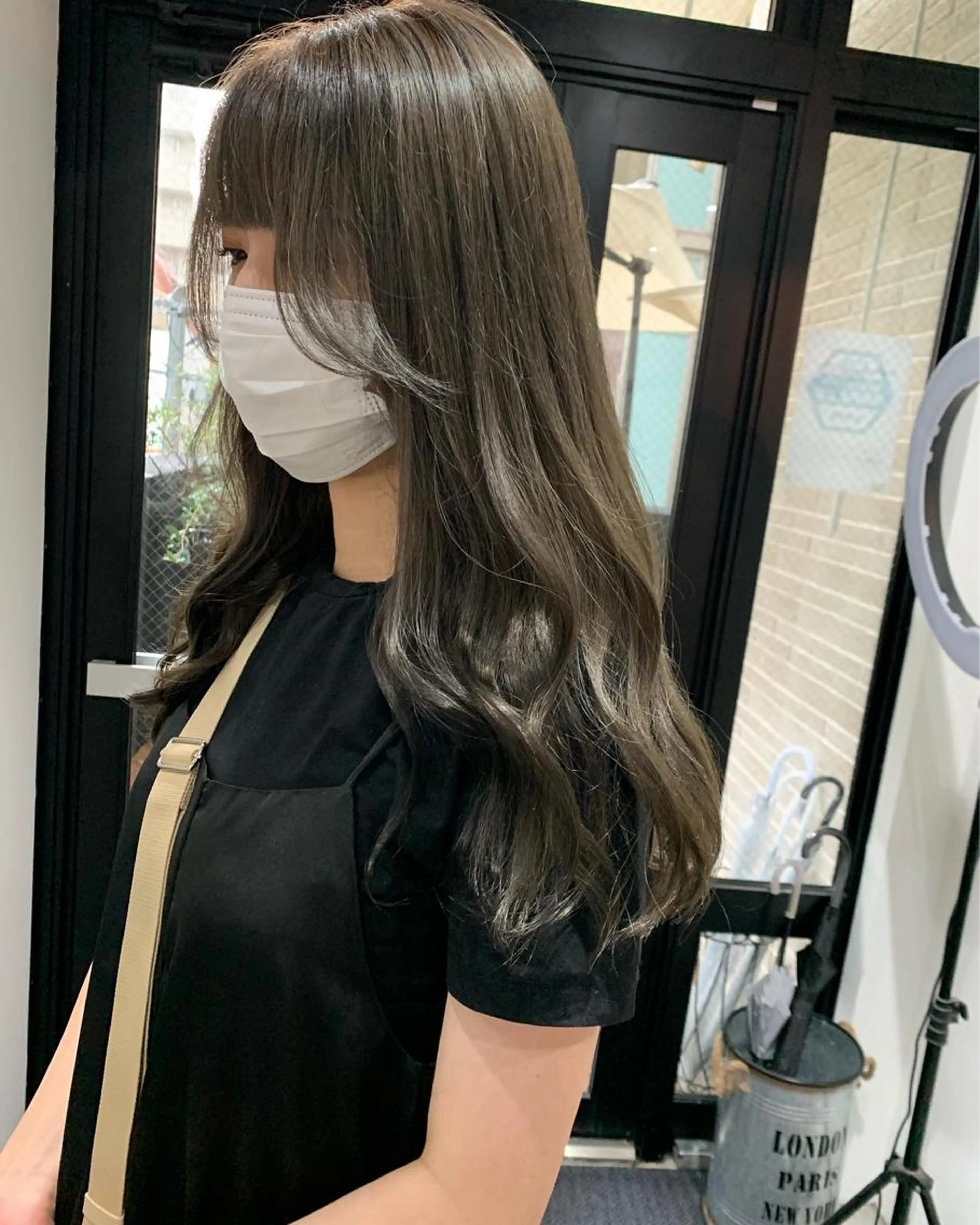 前髪顔周りカット + ケアカラー + 超音波3stepトリートメントの写真