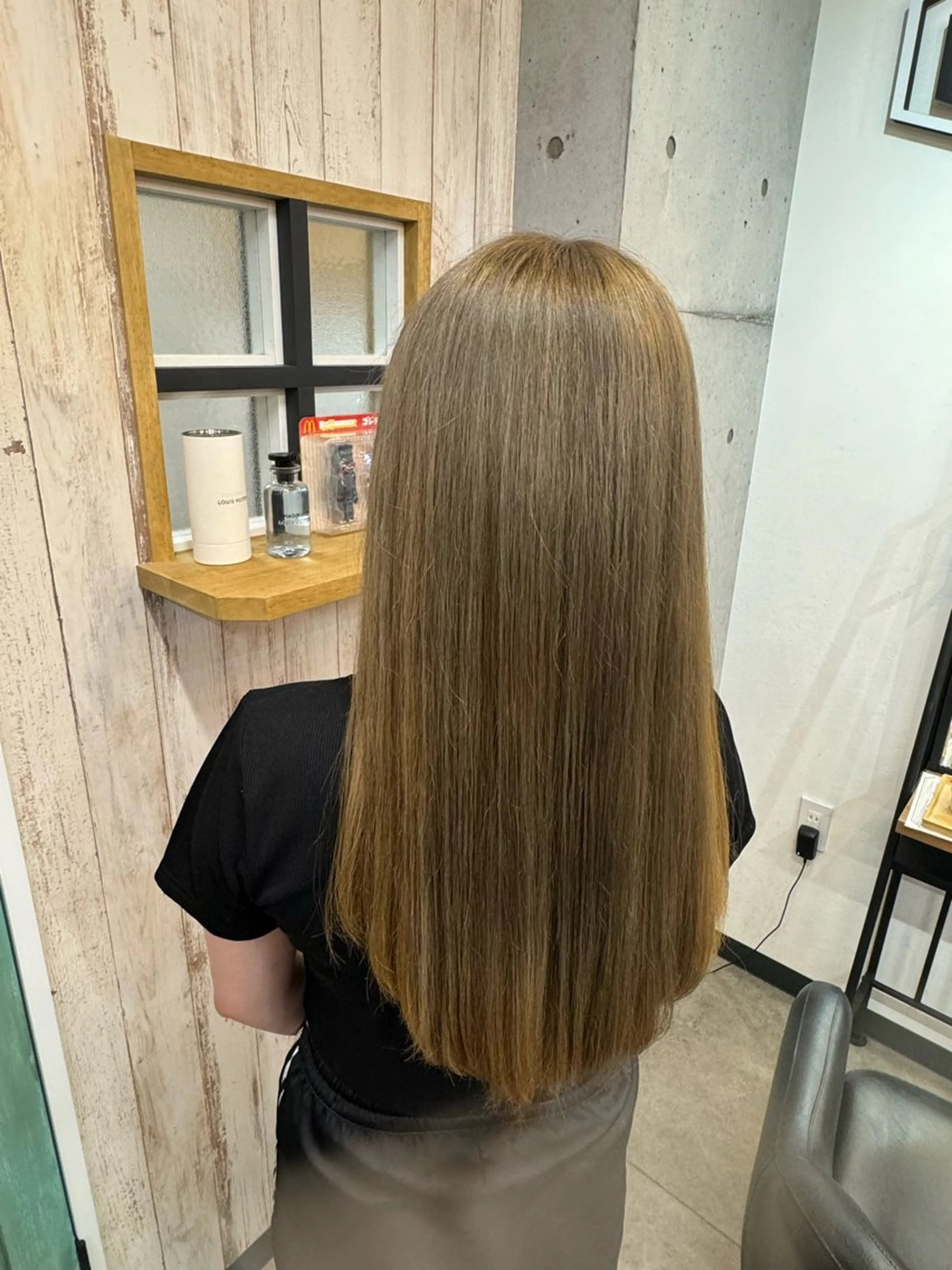 ロング カラー 髙橋 李里亜のヘアスタイル