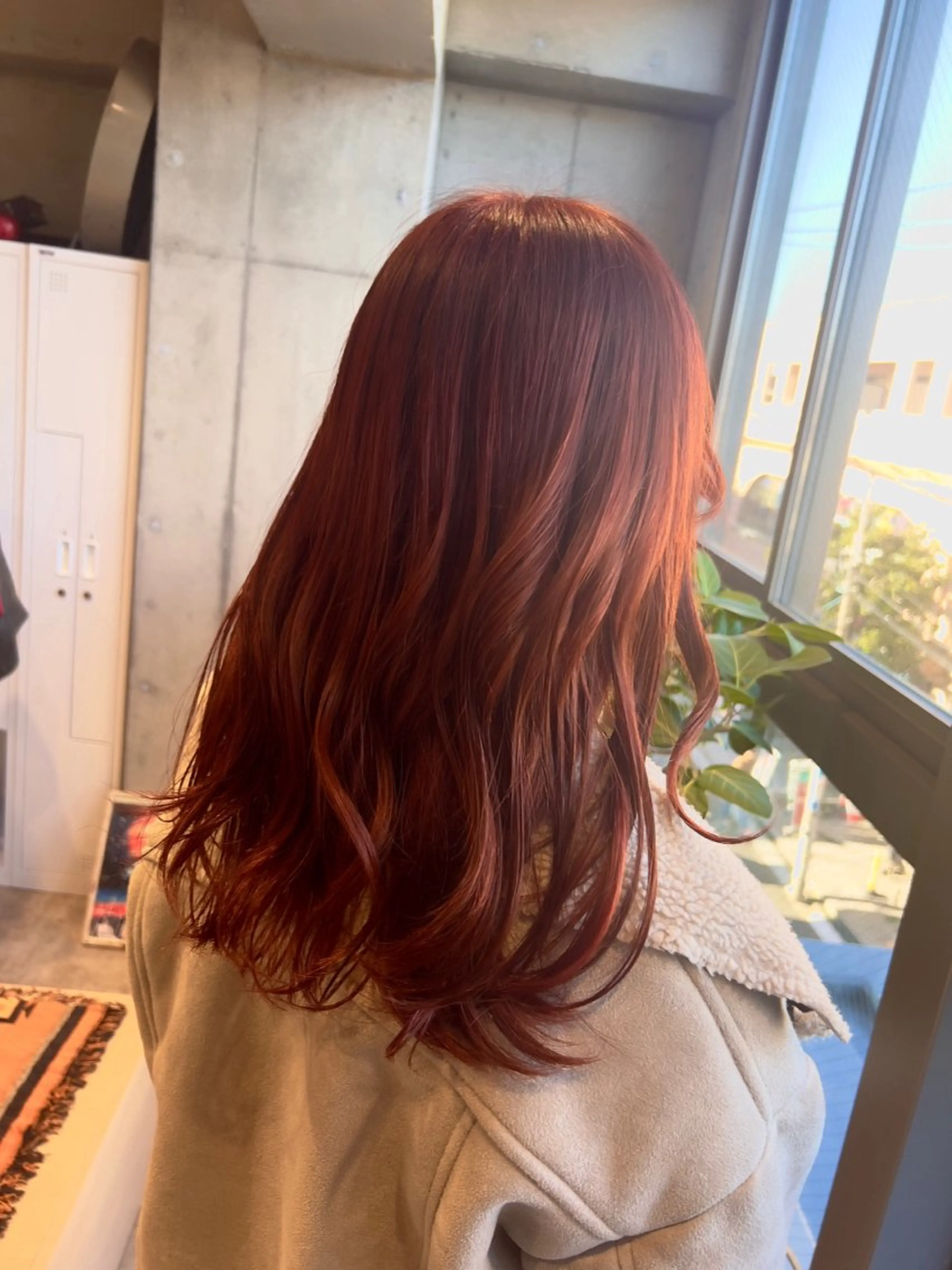 セミロング カラー ブリーチ カシス ダブルカラー ブリーチなしカラー オレンジ 暖色magico/ レイヤーゆいかずきのヘアスタイル