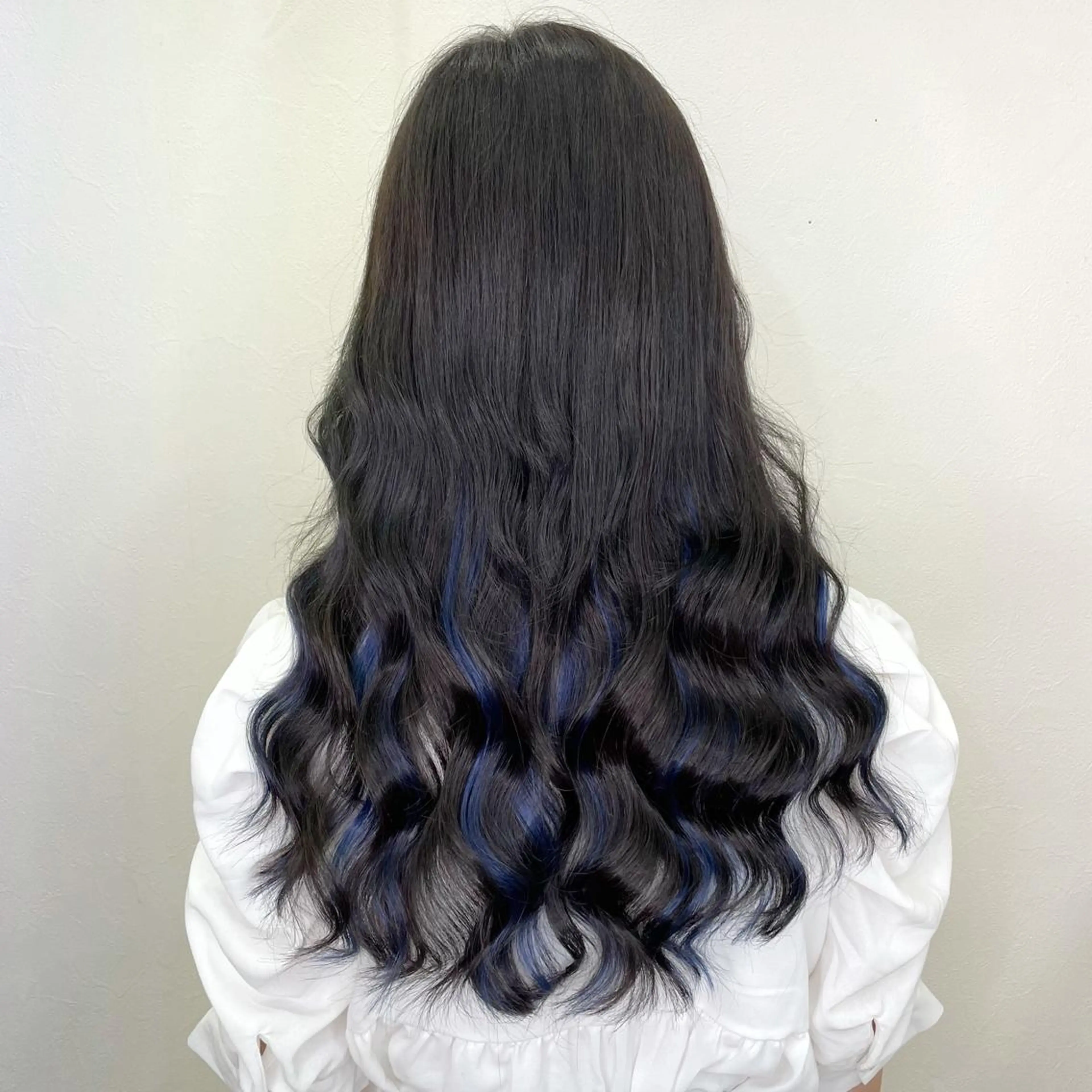 ロング カラー ブルーカラー ハイライトカラー メッシュ エクステ ハイライト ヘアカラー トリートメント エクステ KEISUKE🧡 NEXT池袋のヘアスタイル