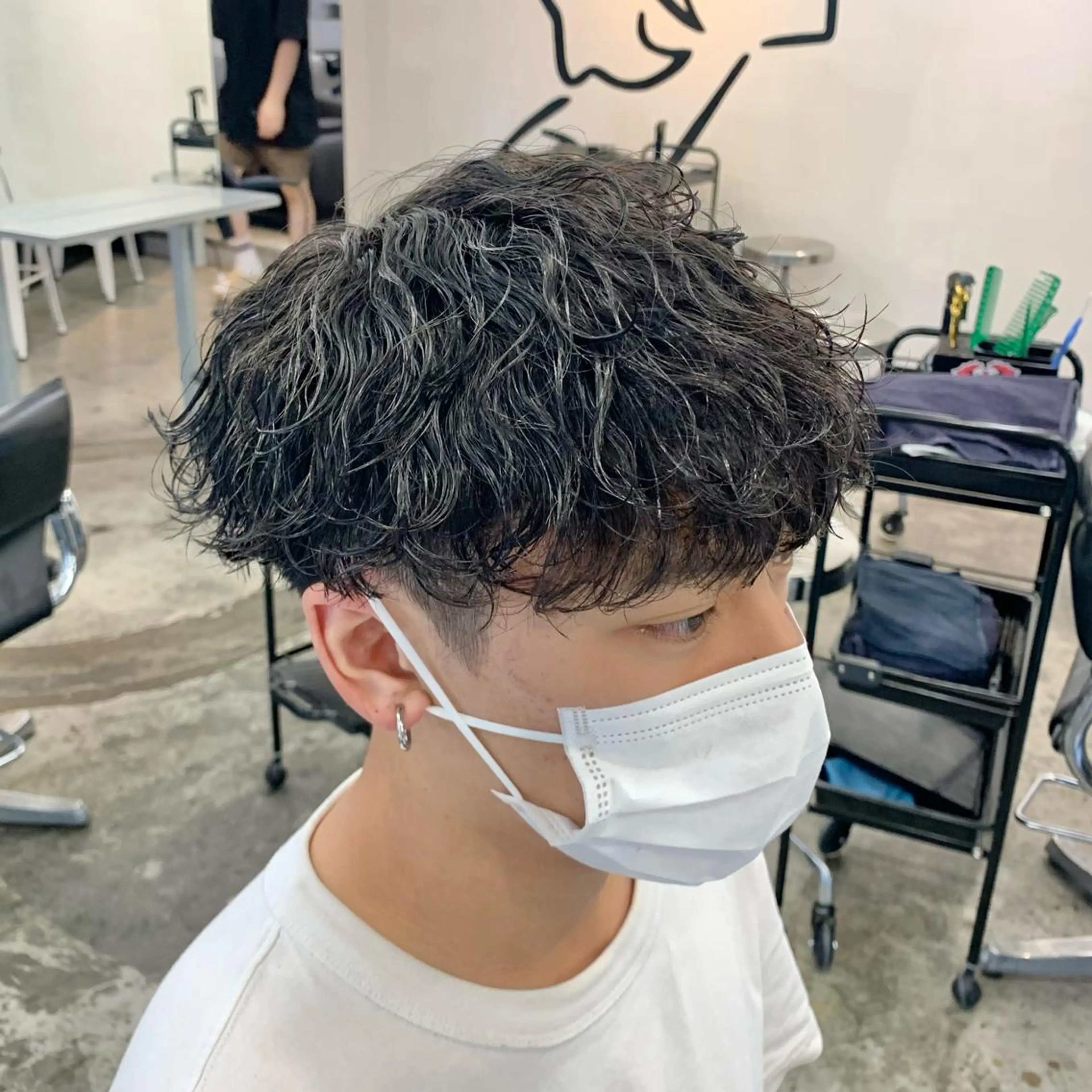 ショート パーマ メンズ 波巻きパーマ カット パーマ メンズ特化美容師/ 藤戸 椋のヘアスタイル