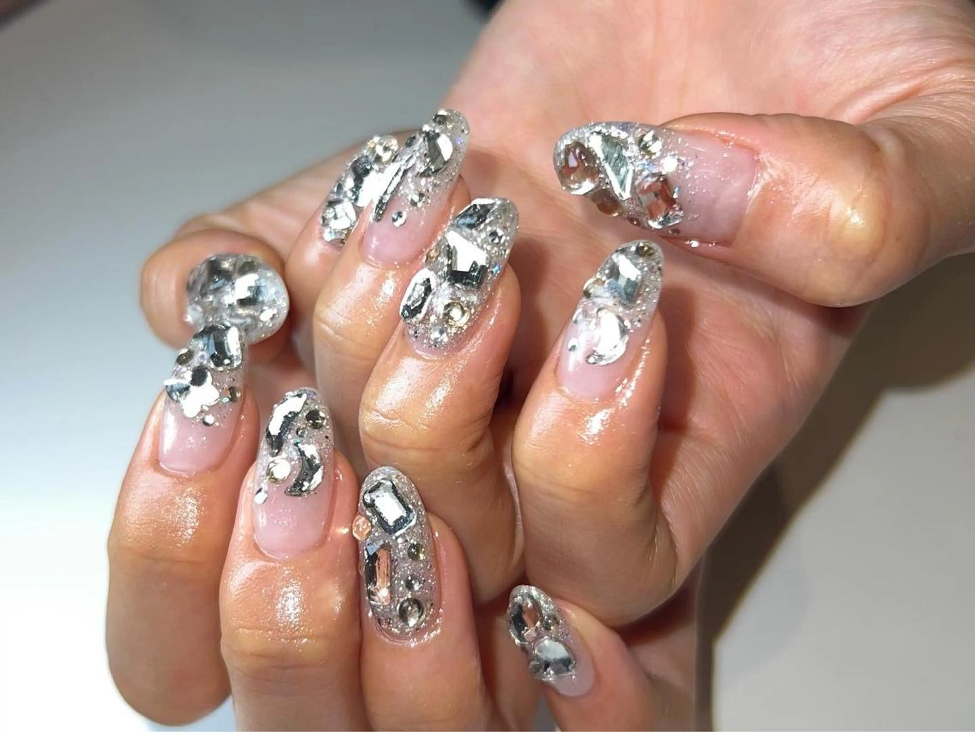 ミディアム ONIKA Nail 青山通り店所属・ONIKA Nail 表参道A4🦋2分のネイルデザイン
