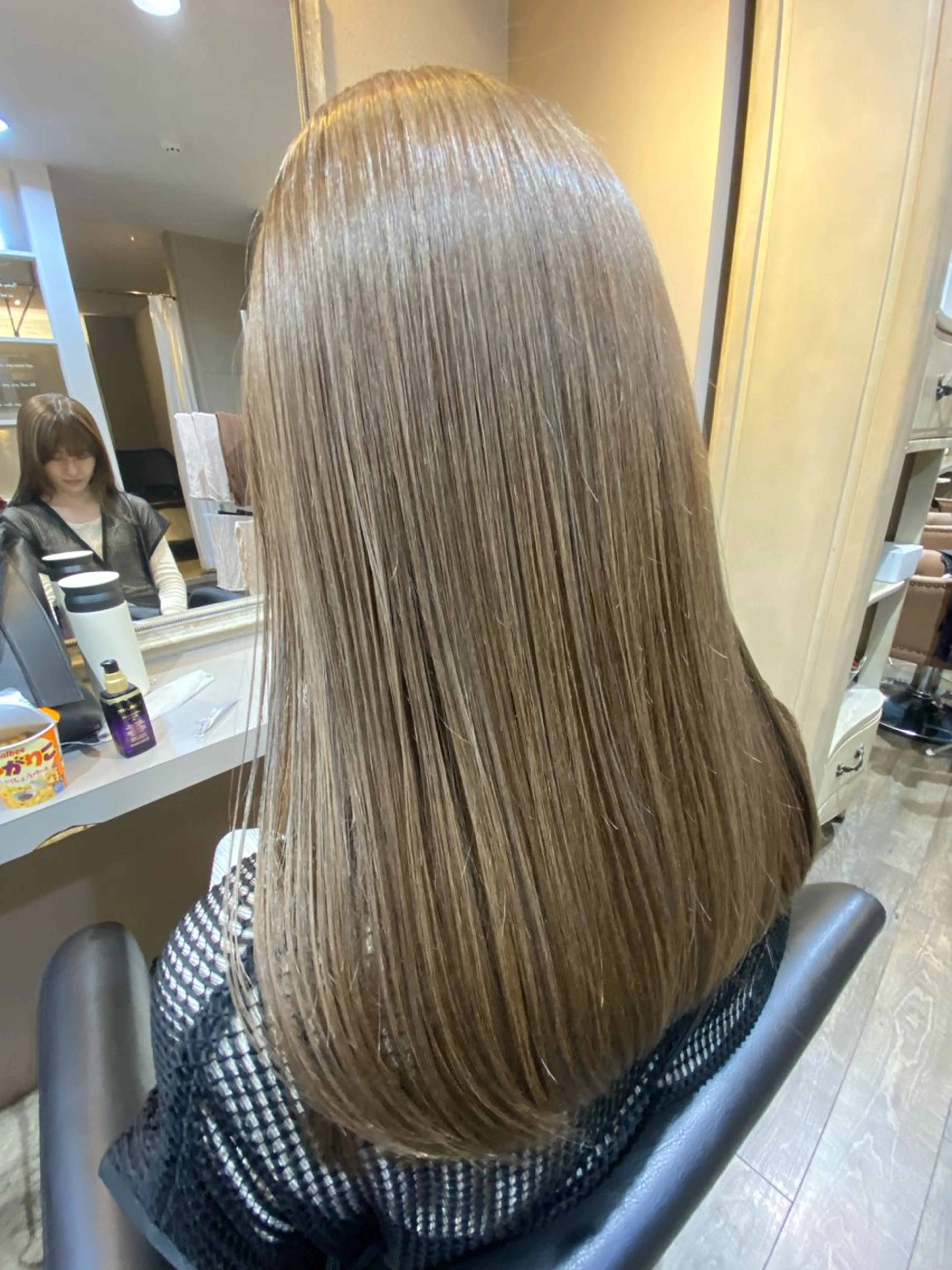 セミロング カット ヘアカラー 原田 英治のヘアスタイル