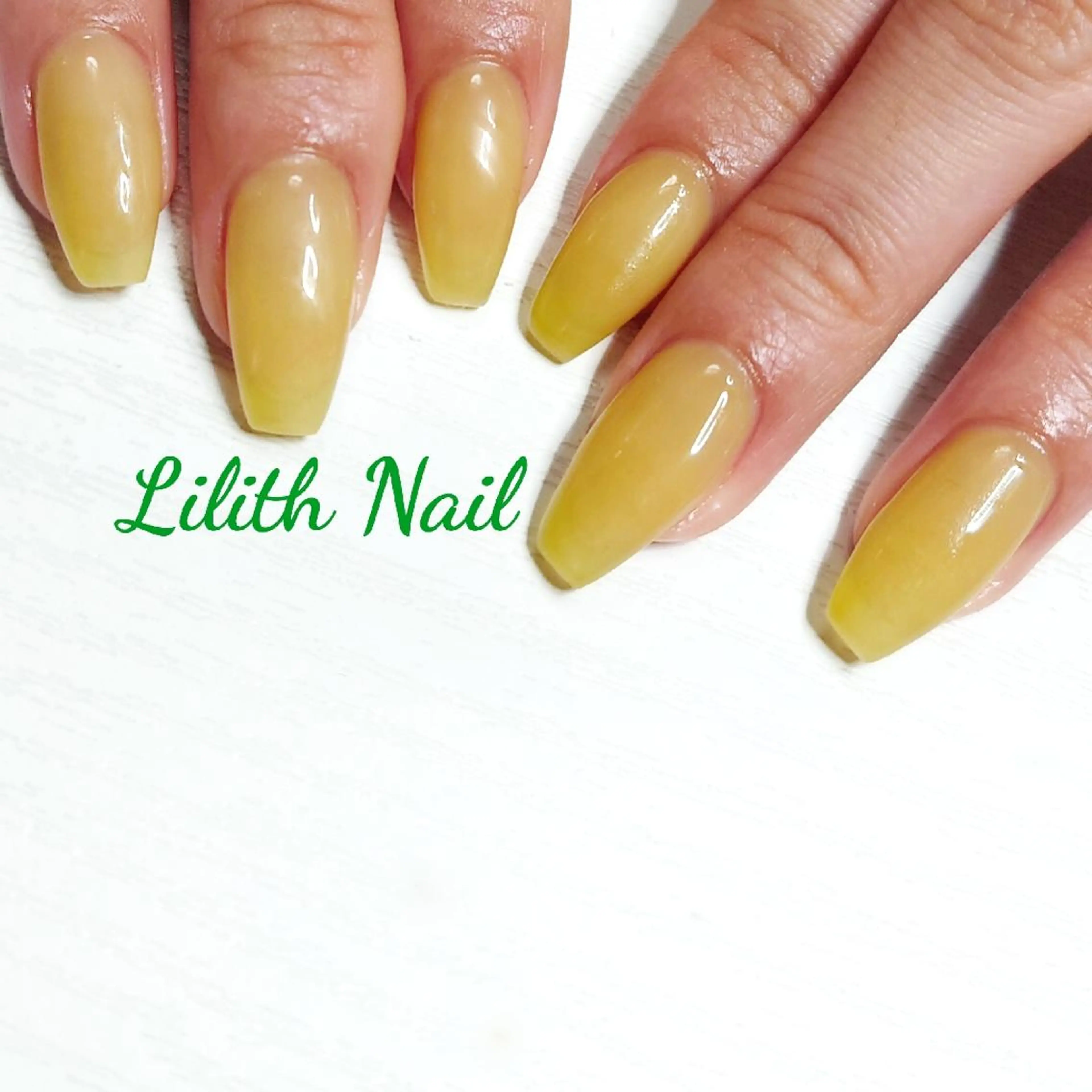 ネイル クリアネイル グリーン ワンカラーネイル 春ネイル ハンドネイル Lilith Nailのネイルデザイン