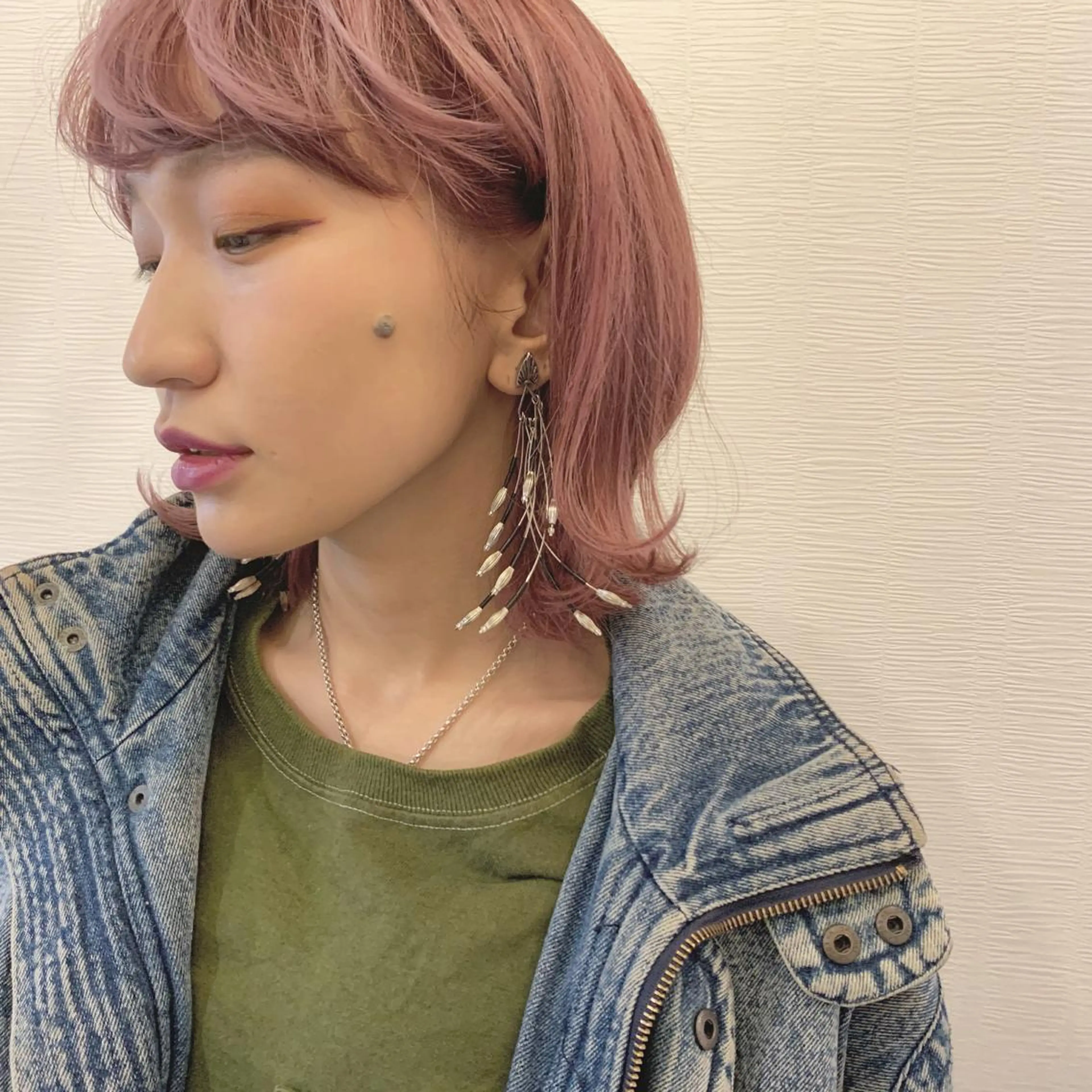 ショート カラー 黒髪 ブリーチ ダブルカラー ピンクカラー ホワイトピンク toiro by lien hair atelier所属・池田 真由美のヘアスタイル