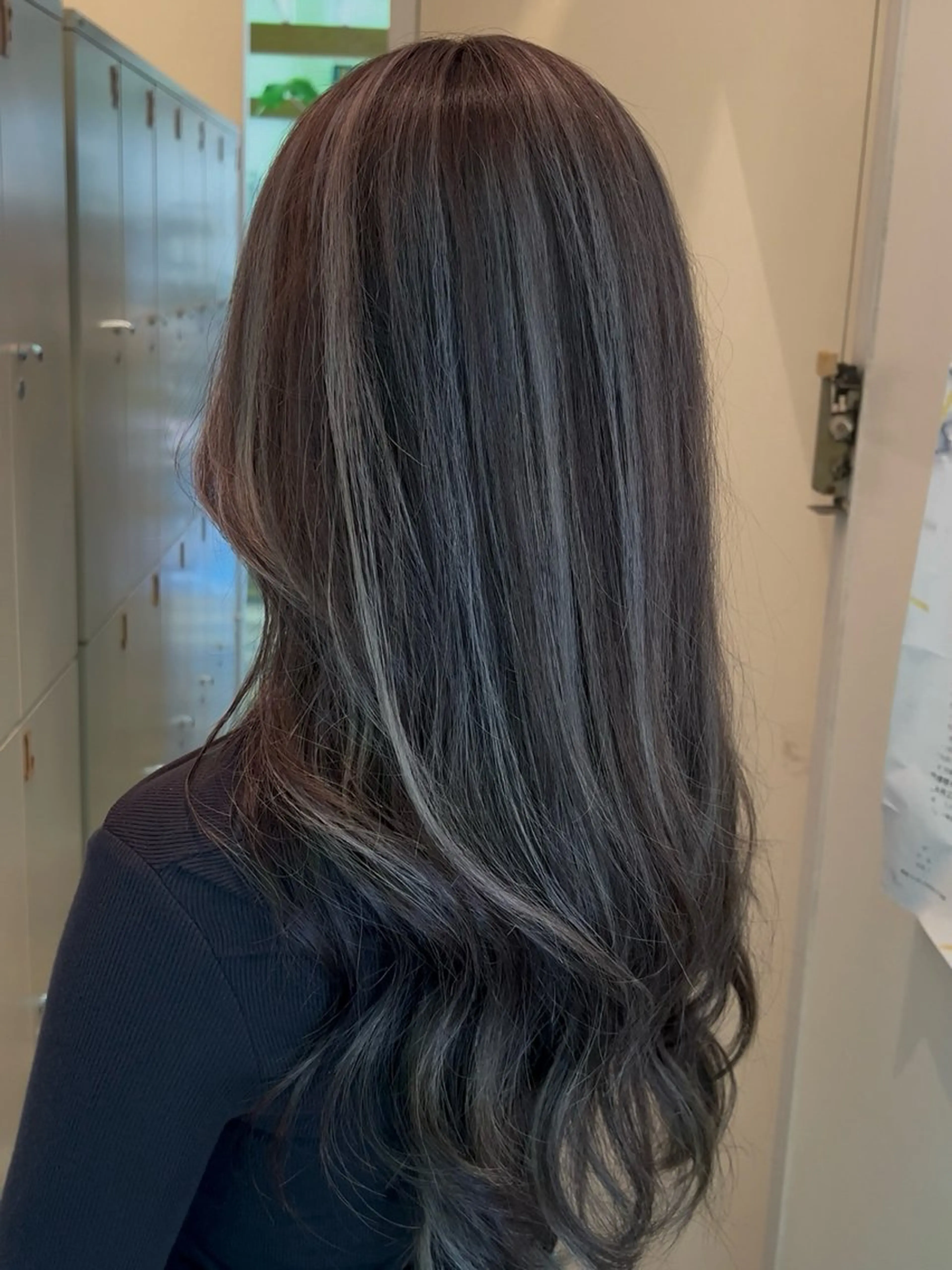 ロング カラー ヘアカラー トリートメント 渡邊 海里のヘアスタイル