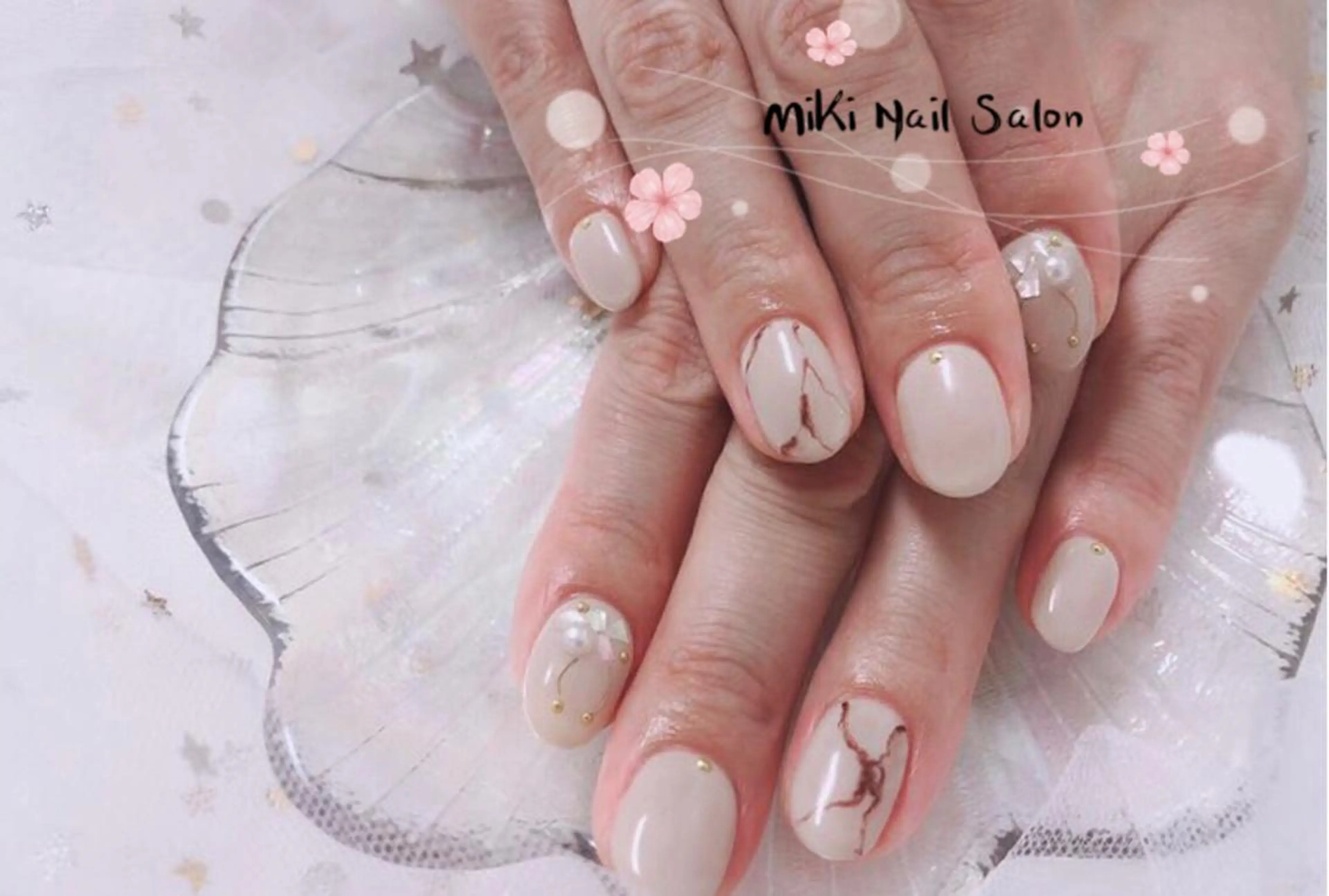ネイル MiKi Nai池袋 長さだし得意のネイルデザイン