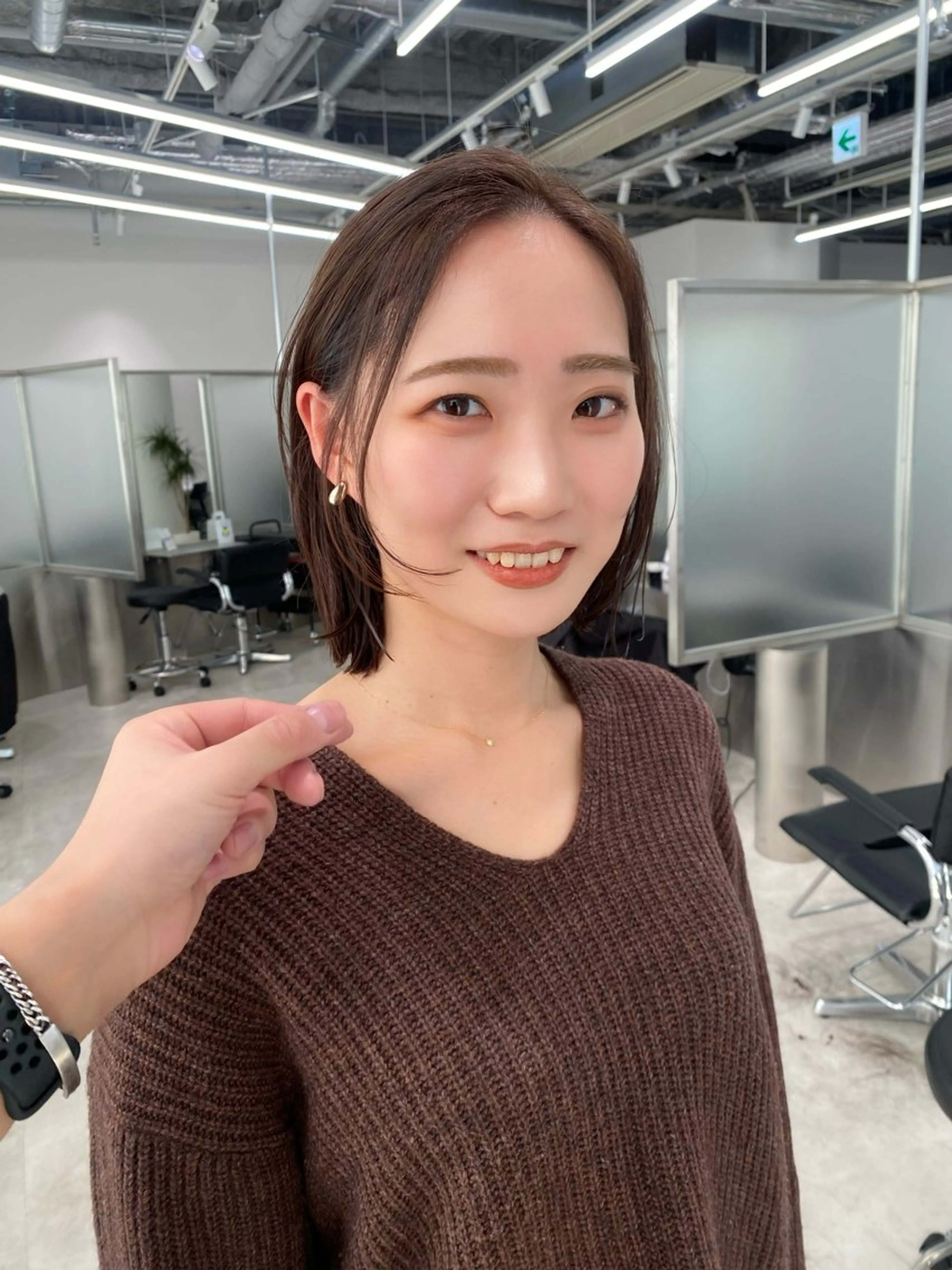 ミディアム カラー ボブ カット ヘアカラー トリートメント 似合わせカット レイヤーボブウルフのヘアスタイル