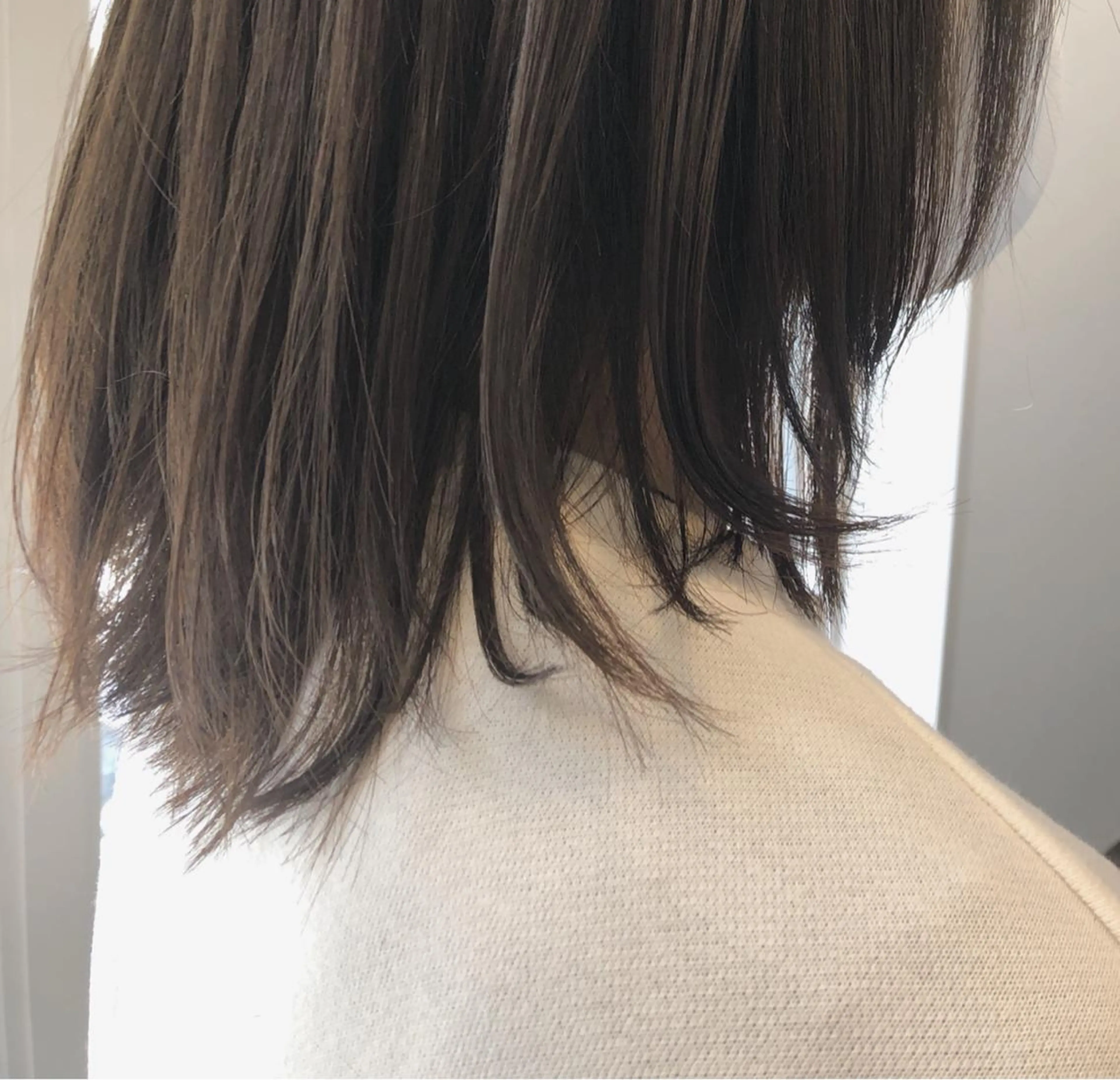 ミディアム カラー mai🐷髪質改善 🖤透ける暗髪🖤のヘアスタイル