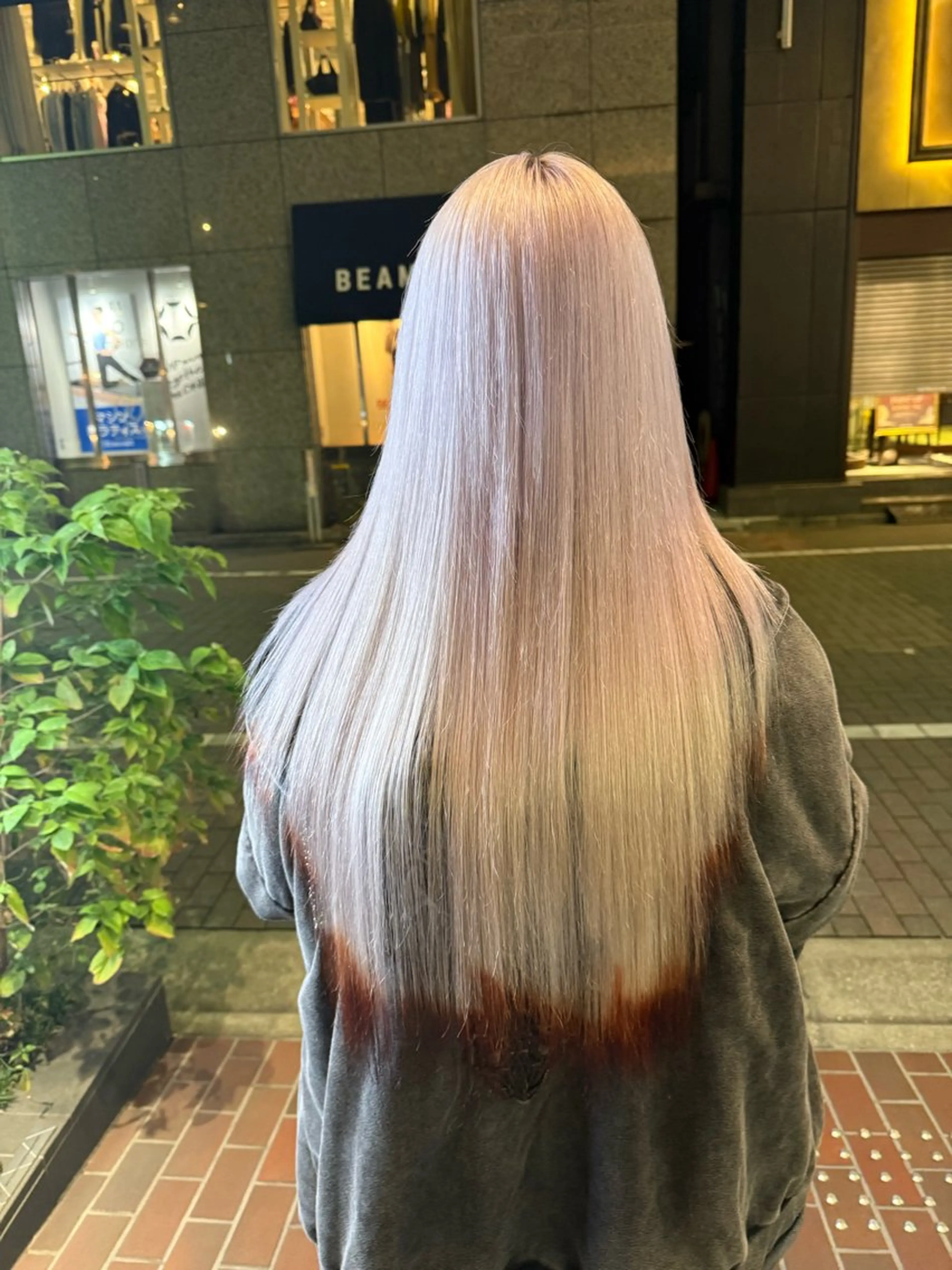 ロング ヘアカラー まとまる ボブ矯正のヘアスタイル