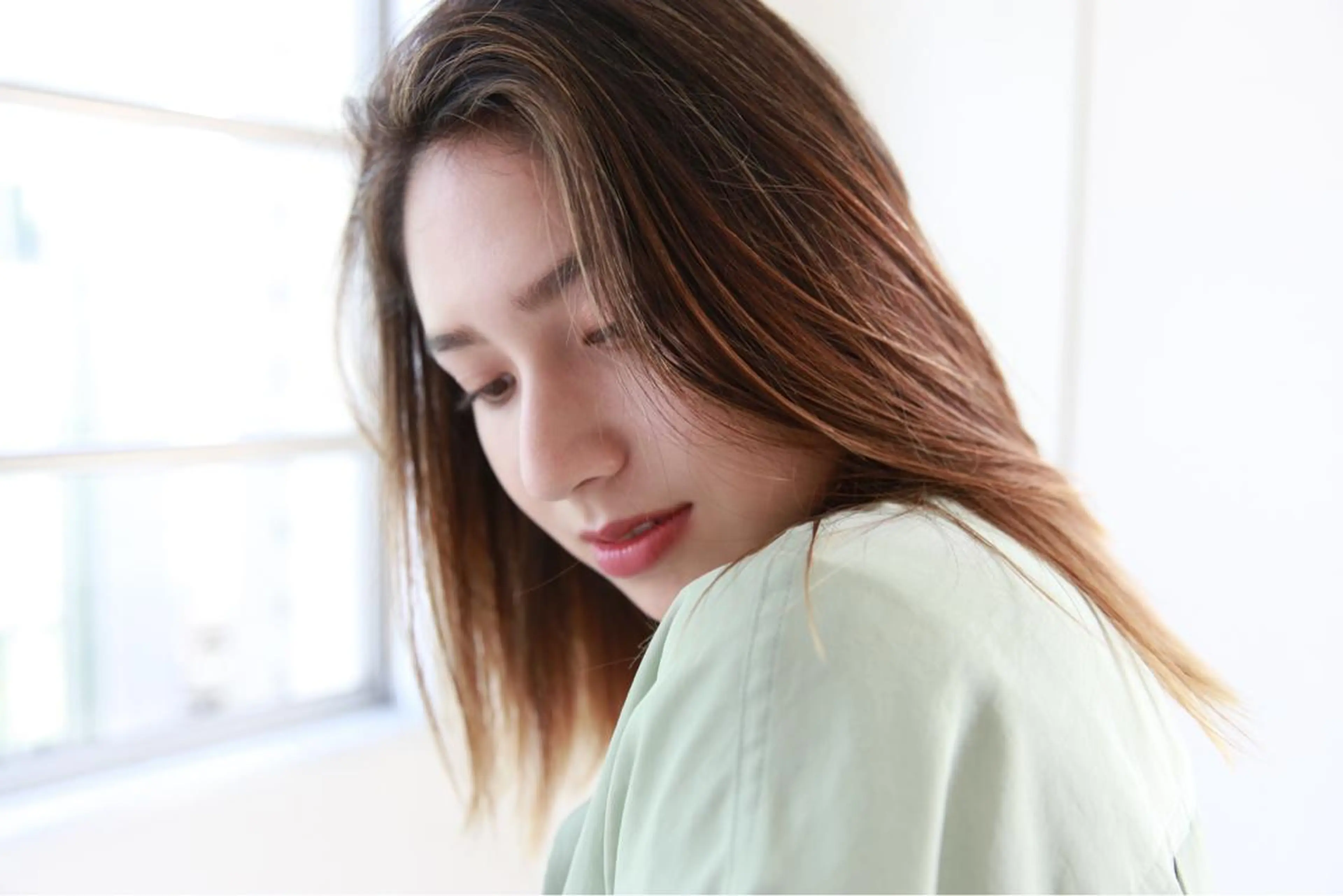 セミロング エクリ麻布十番所属・斉藤健 秋谷百花のヘアスタイル