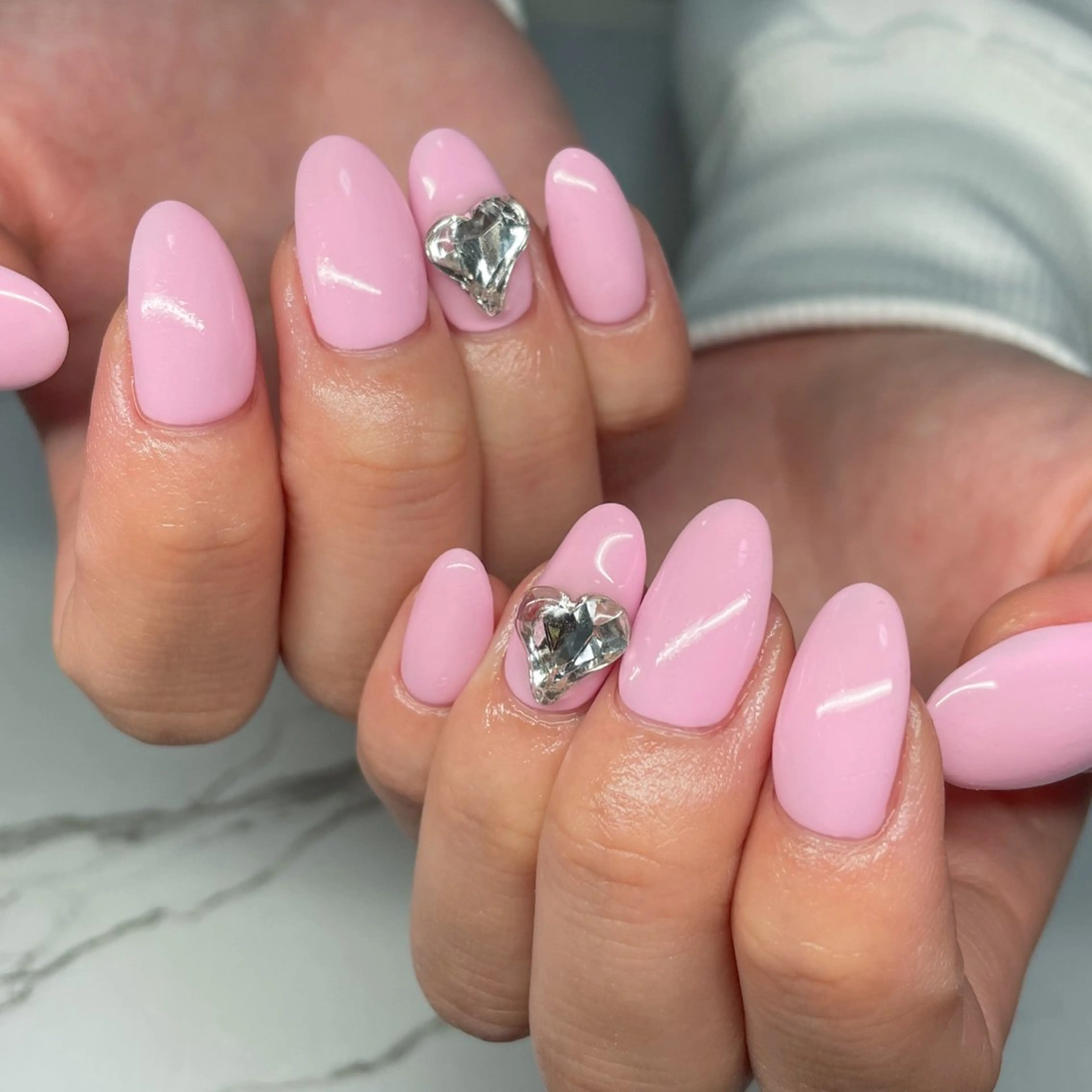 ネイル アートネイル ハート ロングネイル 持ち込み ワンカラーネイル ハンドネイル Nail salon Amicalのネイルデザイン