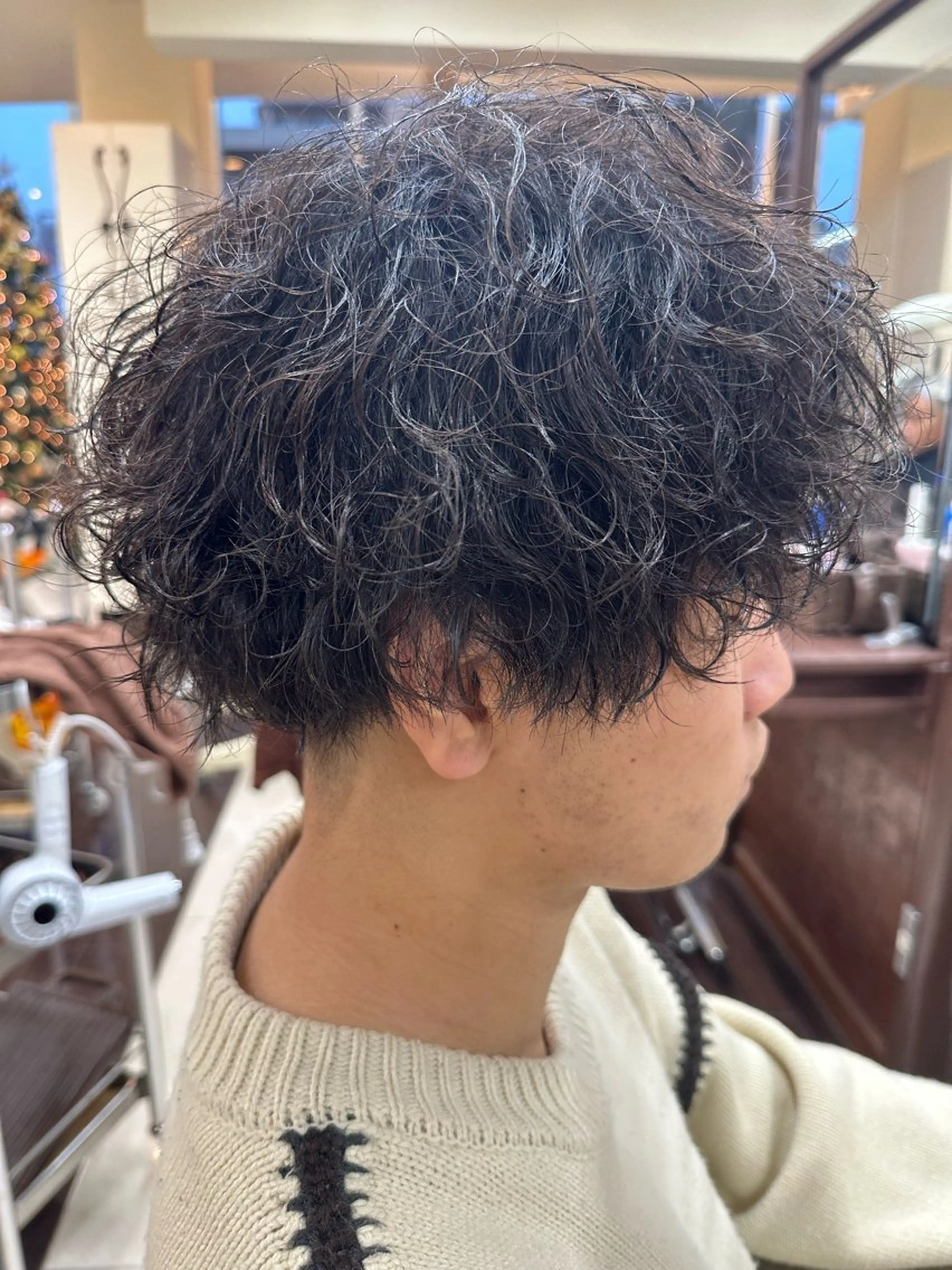 パーマ メンズ メンズパーマ メンズツイストパーマ ツイストスパイラルパーマ スパイラルパーマ ツイストパーマ みつき/✨髪質改善✨ /自然なストレートのヘアスタイル