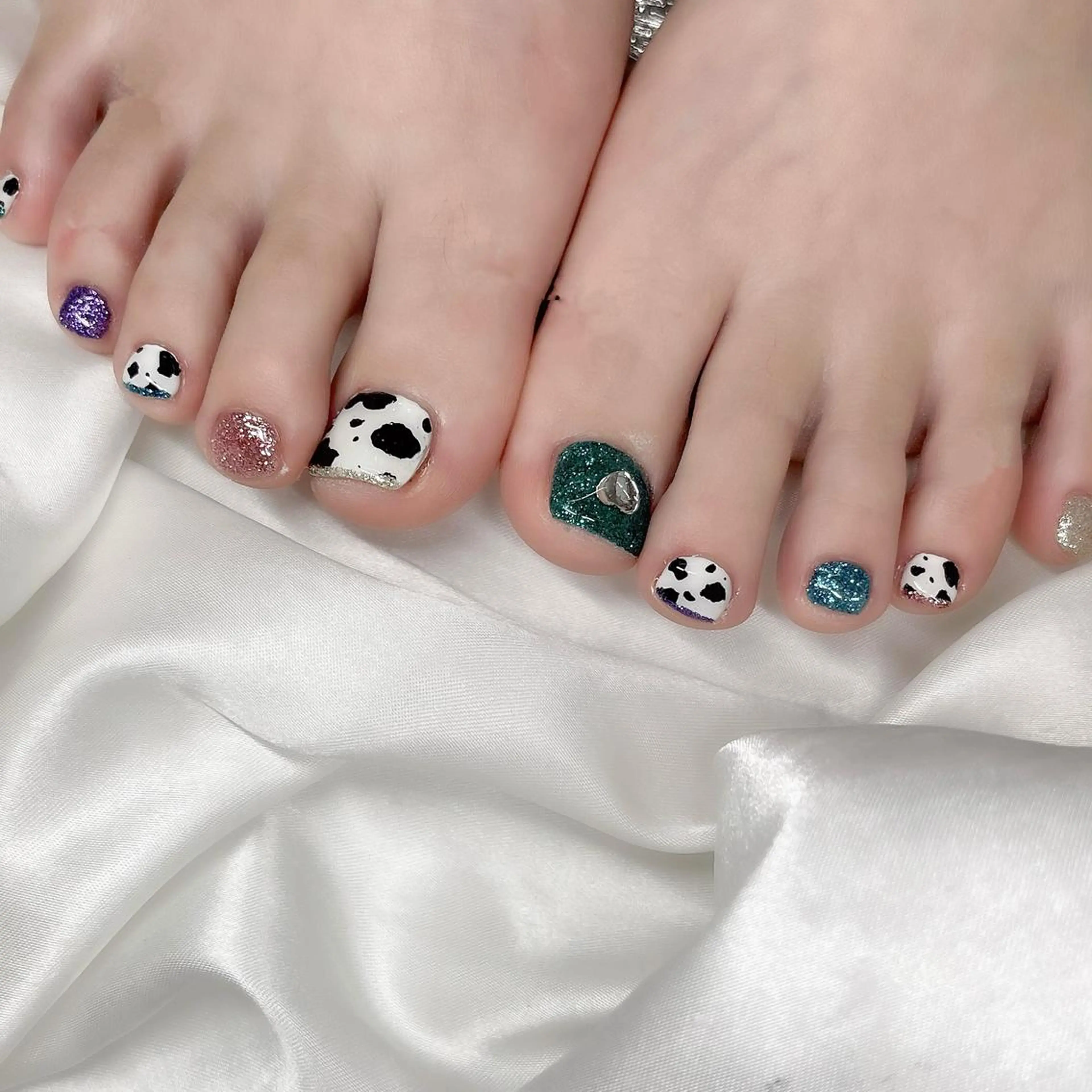 ネイル フットネイル ☁️BLITZ 🎀笠原雪音🎀のネイルデザイン