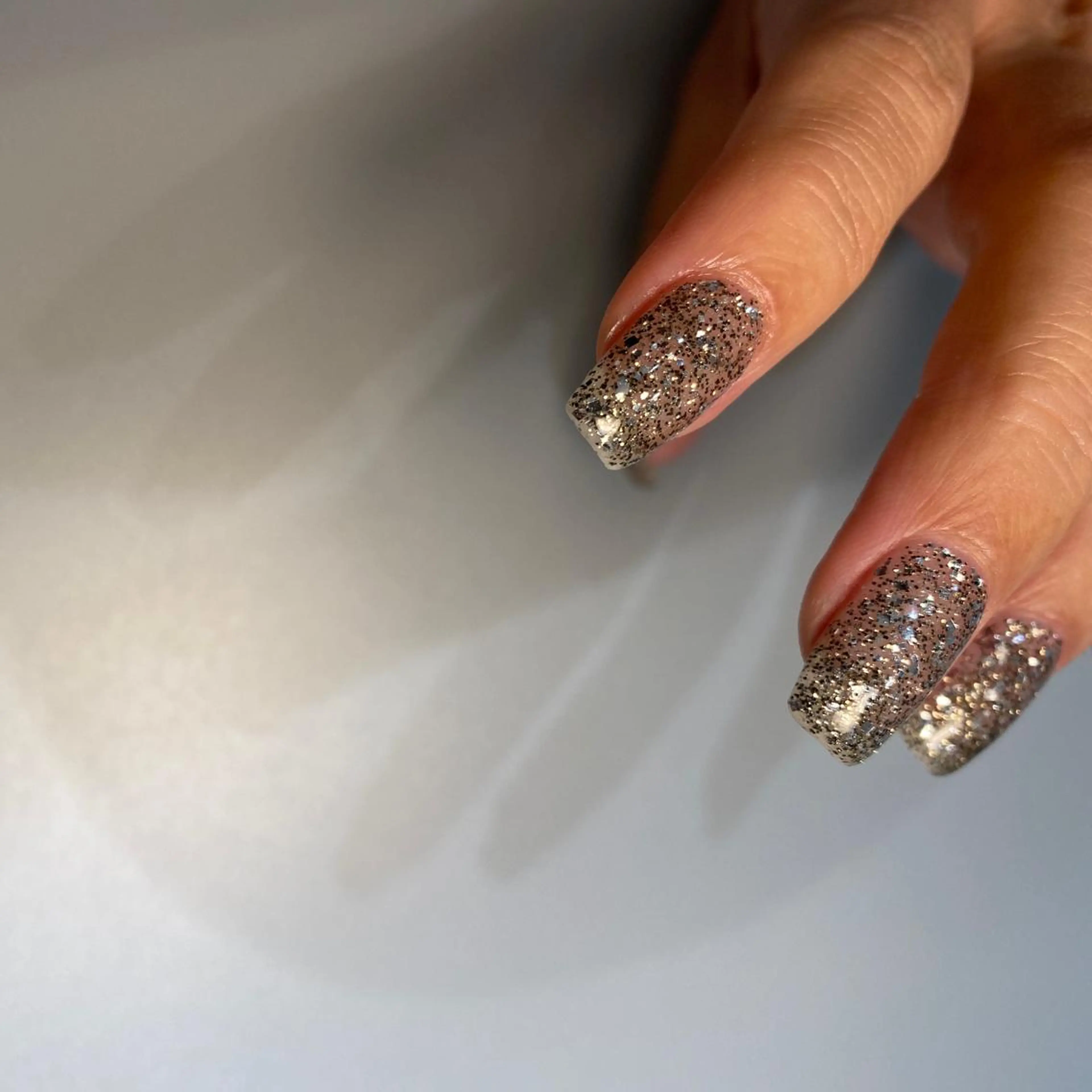 ネイル ハンドネイル NINEnami ニュアンスネイルのネイルデザイン