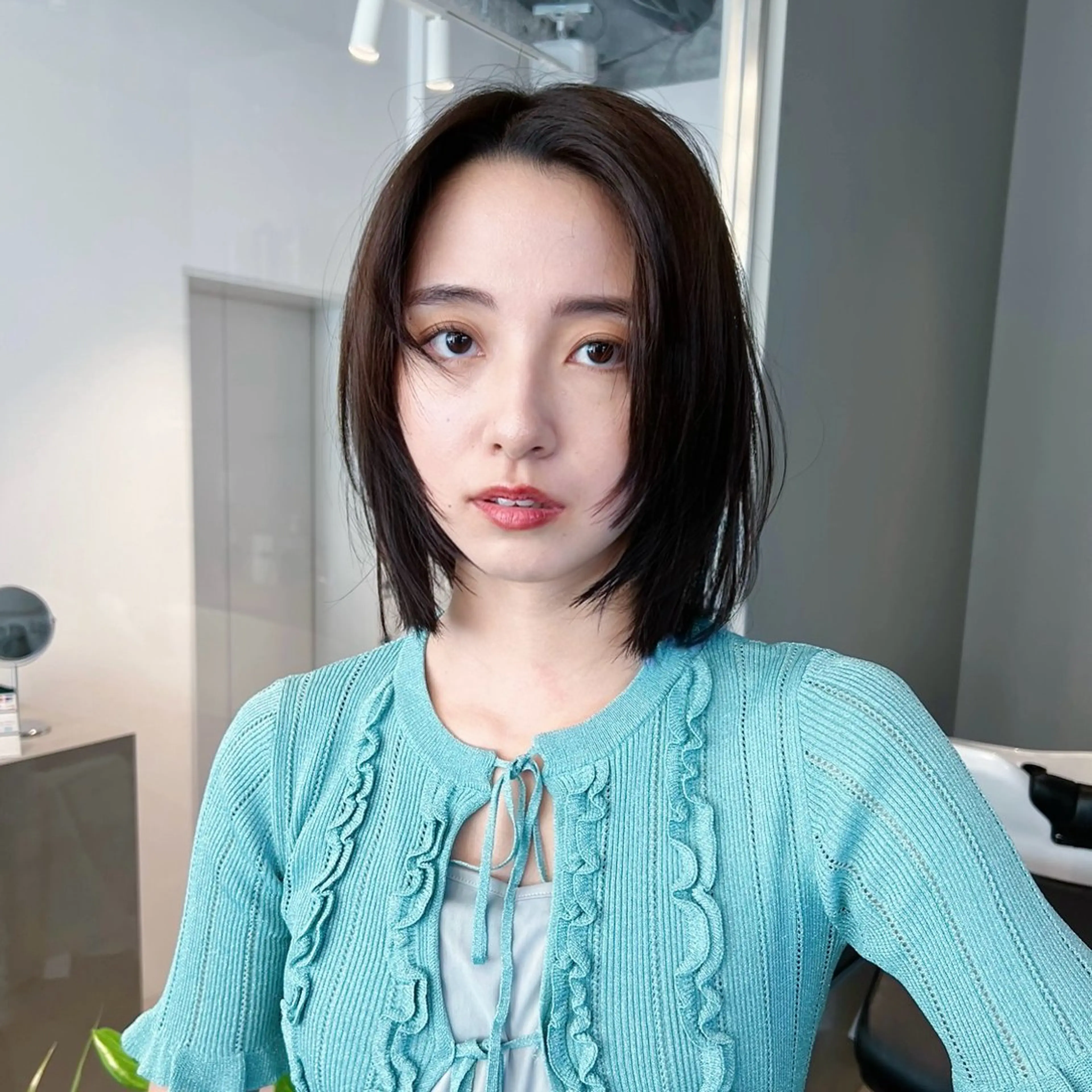 ミディアム TRICCA 銀座所属・奏羽　"ショート ・ボブ ・レイヤー"のヘアスタイル