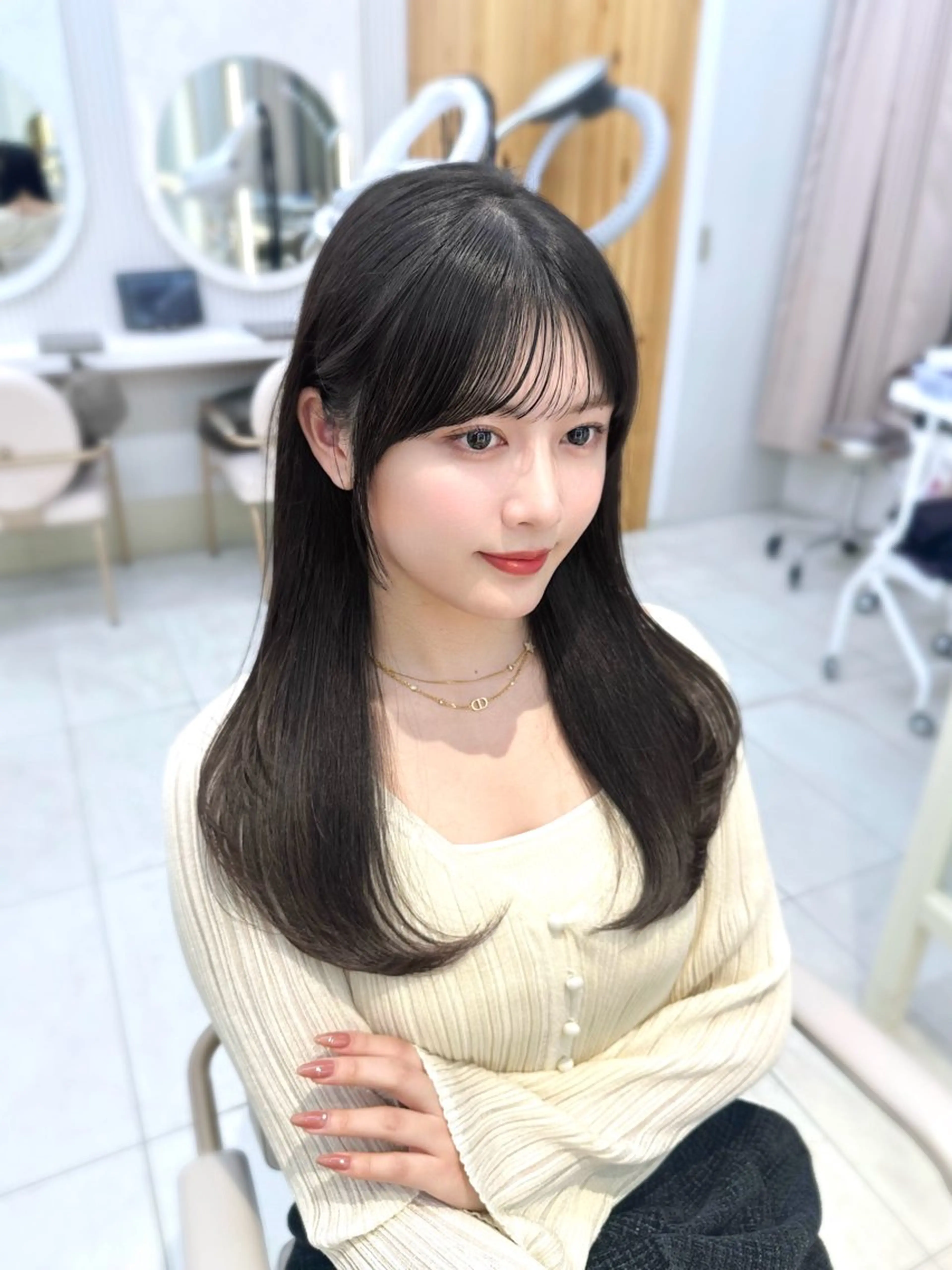 【🇰🇷❤︎似合わせ顔まわり❤︎🇰🇷】顔周りカット+コテ巻きスタイリング🎁ayunche外部補修トリートメントの写真